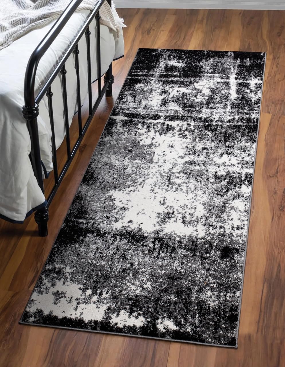 Keen Home Design Area Runner Rugs - 2x10 Non-Shedding, Abstract Runner for Kitchen, Living Room, Bedroom, Dining Room, Entryway - Size: 2'8" x 9'11", Abstract Black