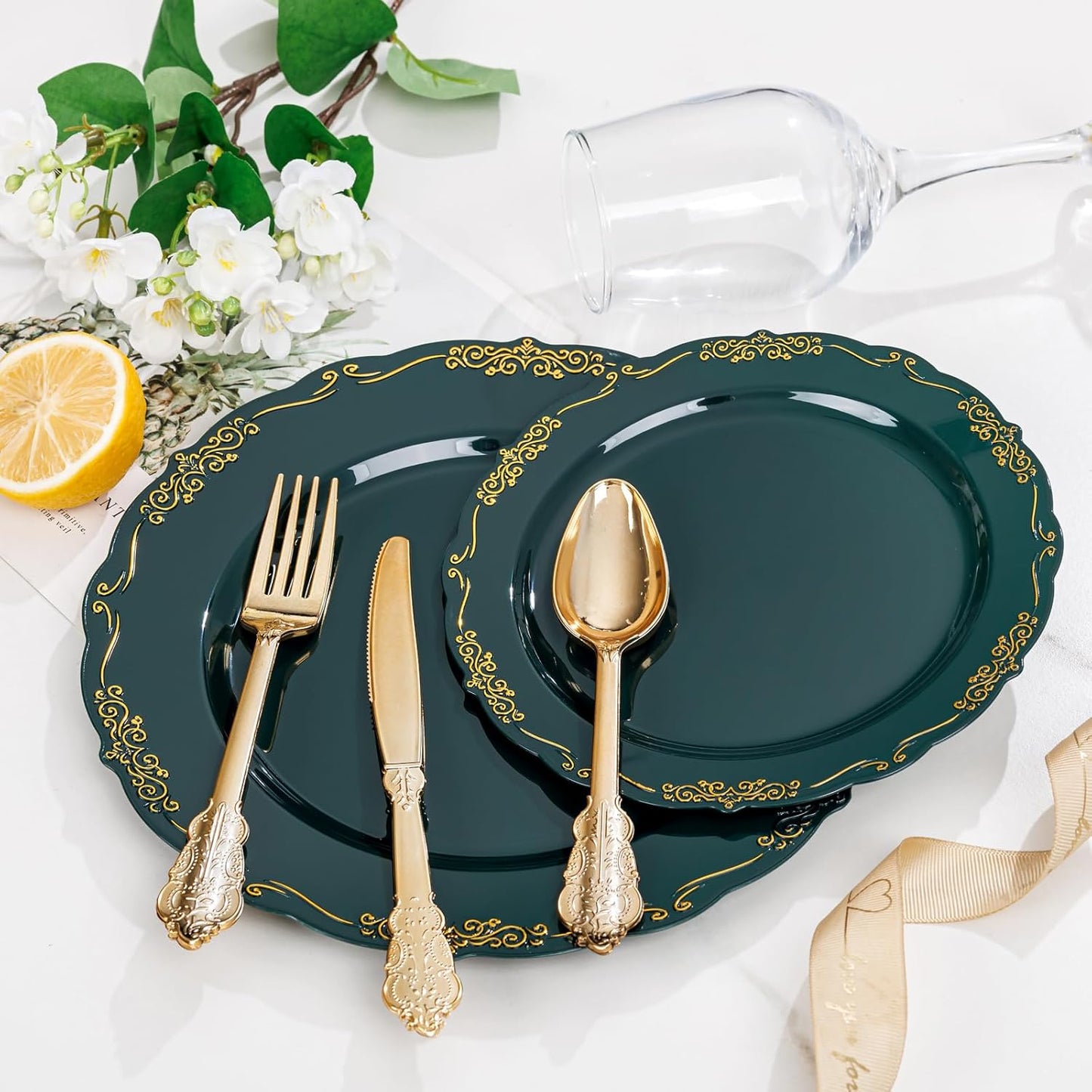 DaYammi 150Pcs Green Plastic Plates with Gold Silverware,Christmas Disposable Plates for Party include 30 Dinner Plate,30 Dessert Plate,90 Gold Plastic Cutlery Set,Green gold plate for Christmas Party