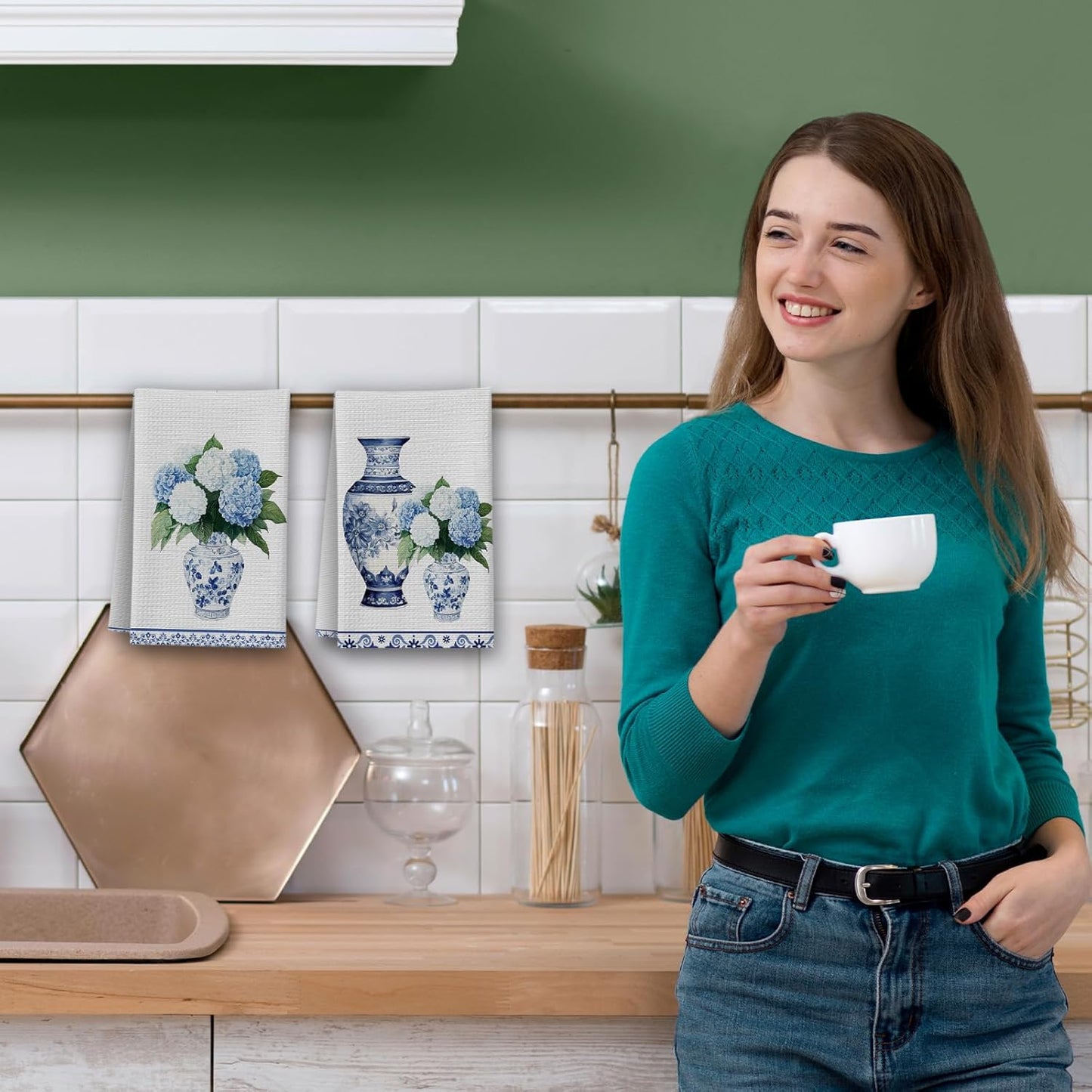 Blue and White Hydrangea Porcelain Floral Kitchen Towels, Chinoiserie Porcelain House Hand Towel Set of 2, Vintage Gifts for Home Bathroom Holiday Decor - A08