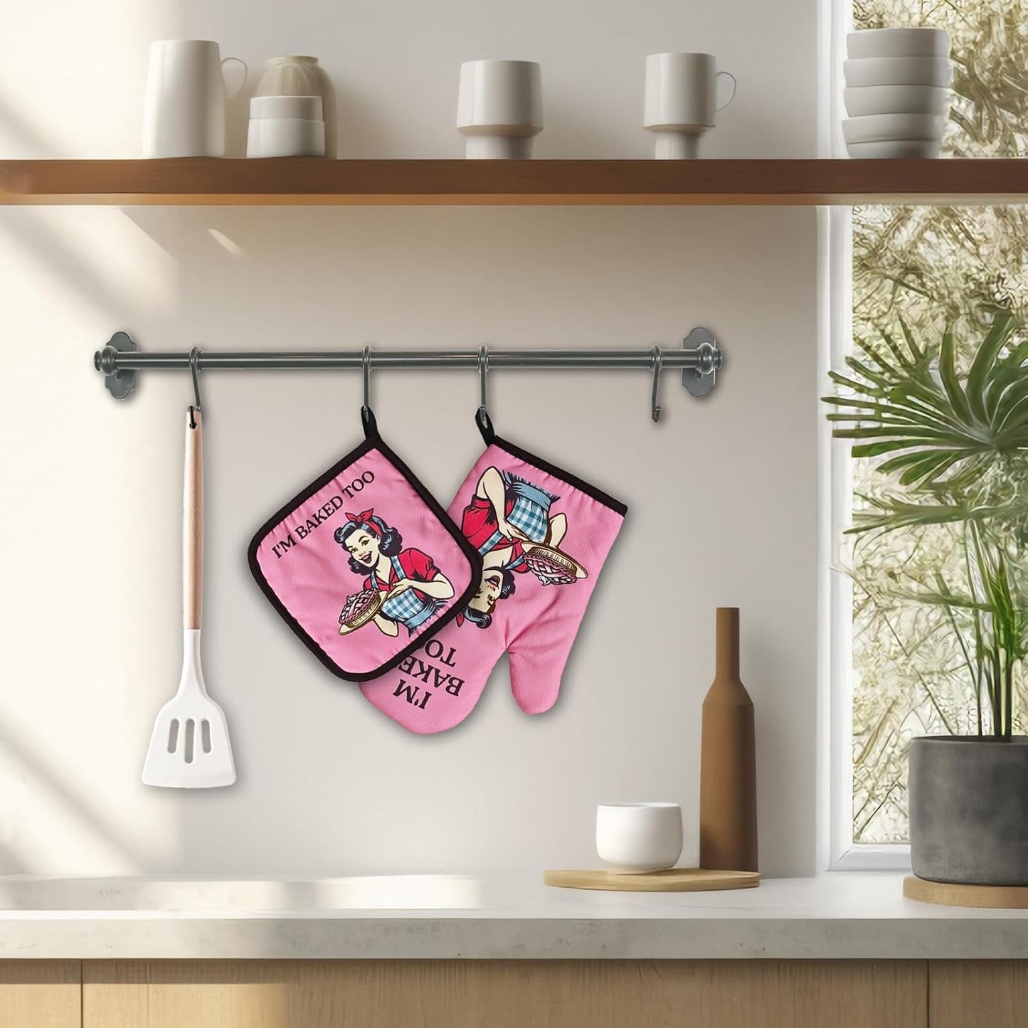 Retro Housewife Oven Mitts and Pot Holders（Set of 2） I'm Baked Too Heat Resistant Baking Mitts Silicone Non-Slip Oven Mitts Kitchen Chef Gift Funny Birthday Gift for Women Hostess Mom Friend