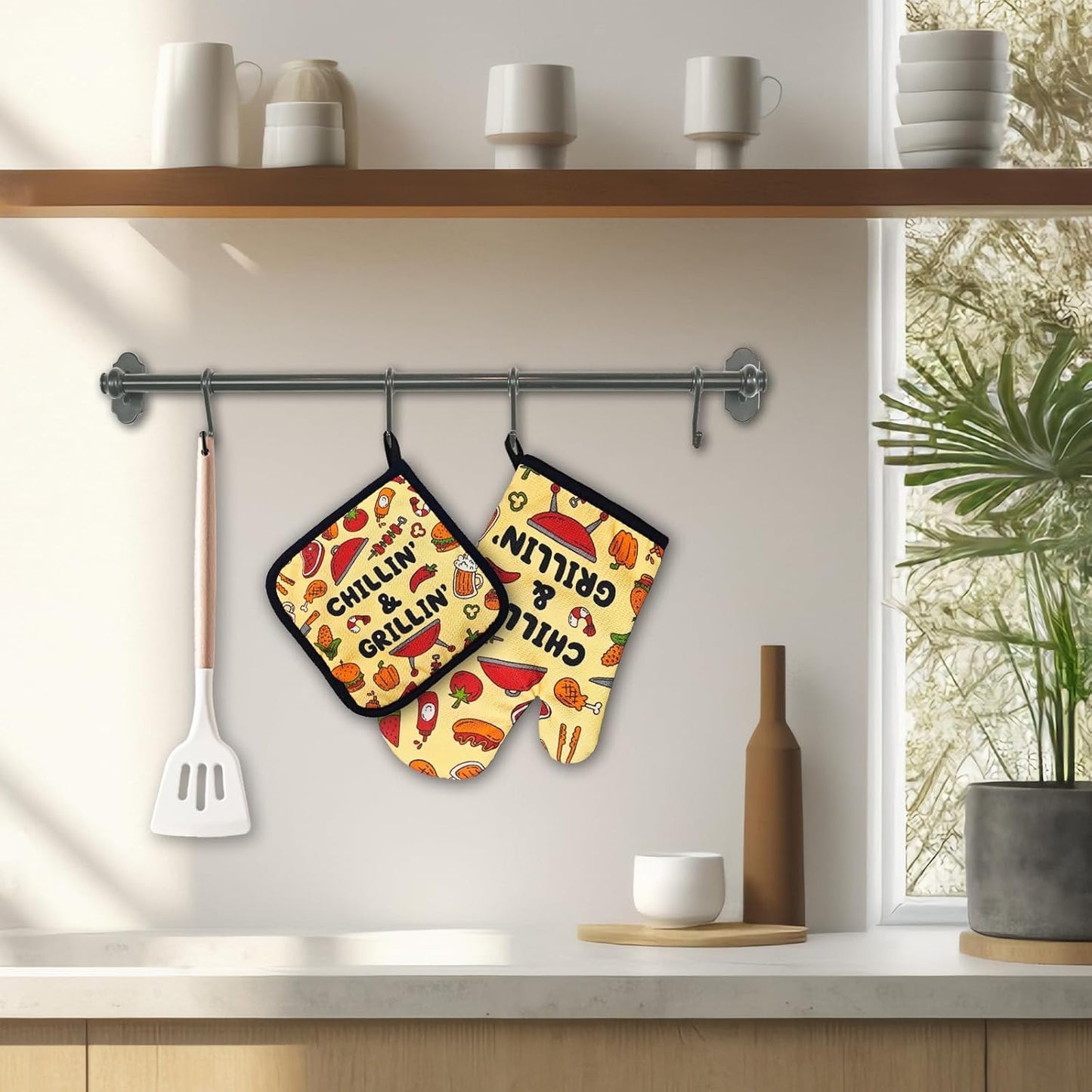 Funny BBQ Oven Mitts and Pot Holders（Set of 2） Chillin' and Grillin' Silicone Non-Slip Oven Mitts Funny Kitchen Heat Resistant Mitts Gifts for Hostess Chef Grilling Master BBQ Lover Friend