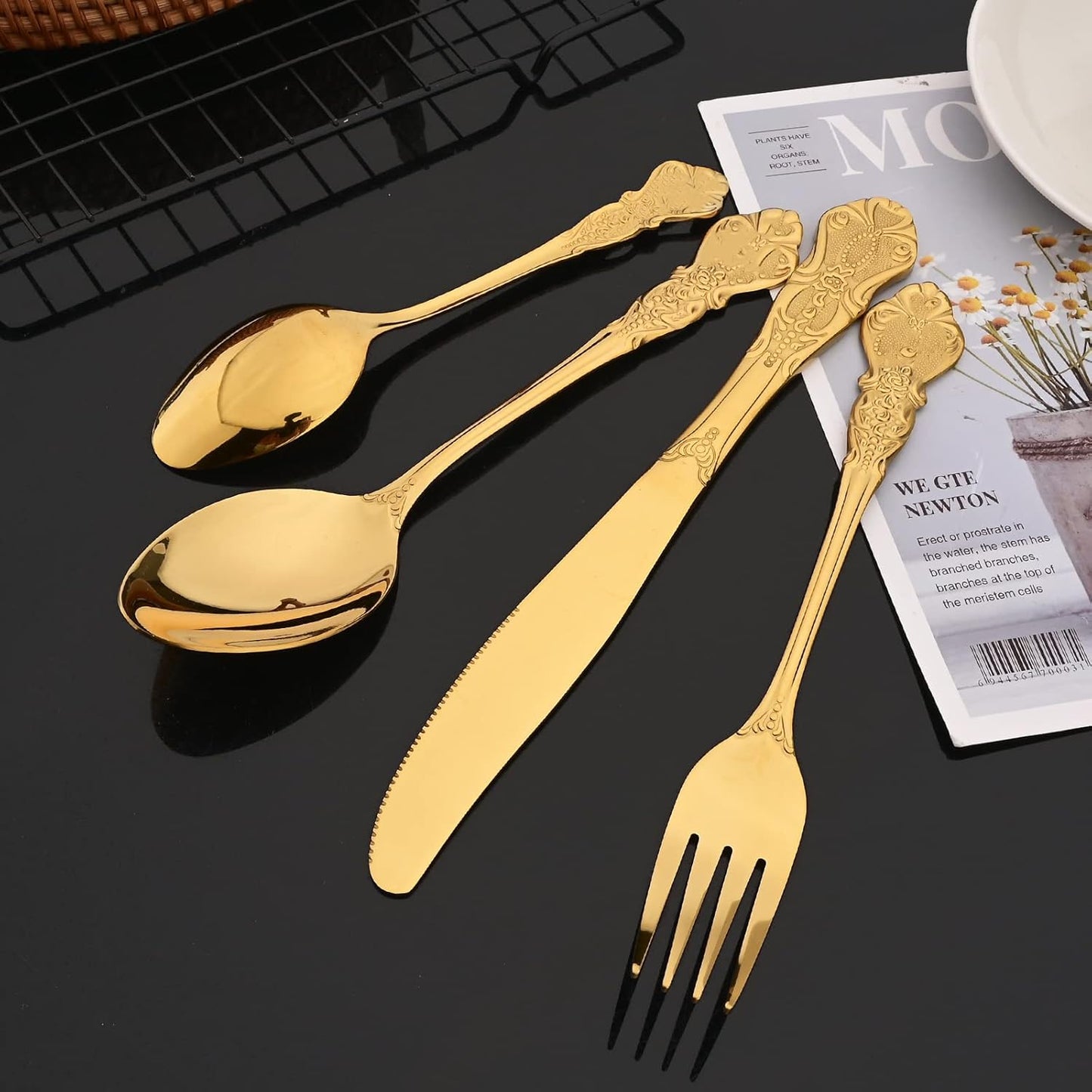 JASHII Palace Gold Silverware Set 24 Piece Family Dinnerware Set Flatware Set for 6 Silver Tableware Set Great for Family Gatherings & Daily Use-Spoons, Knives, Teaspoons, Forks (Gold）