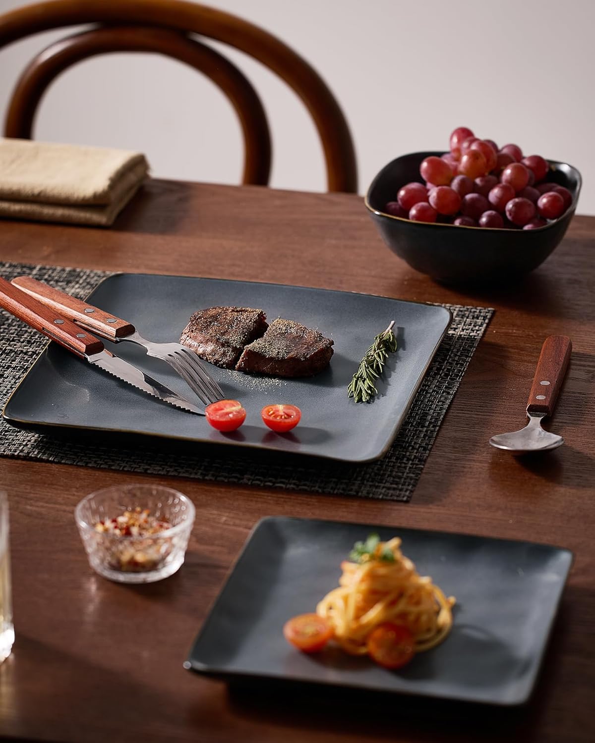 Famiware Dinnerware Sets for 4, Ocean Square 12-Piece Kitchen Plates and Bowls Sets, Microwave and Dishwasher Safe, Scratch Resistant, Matte Black