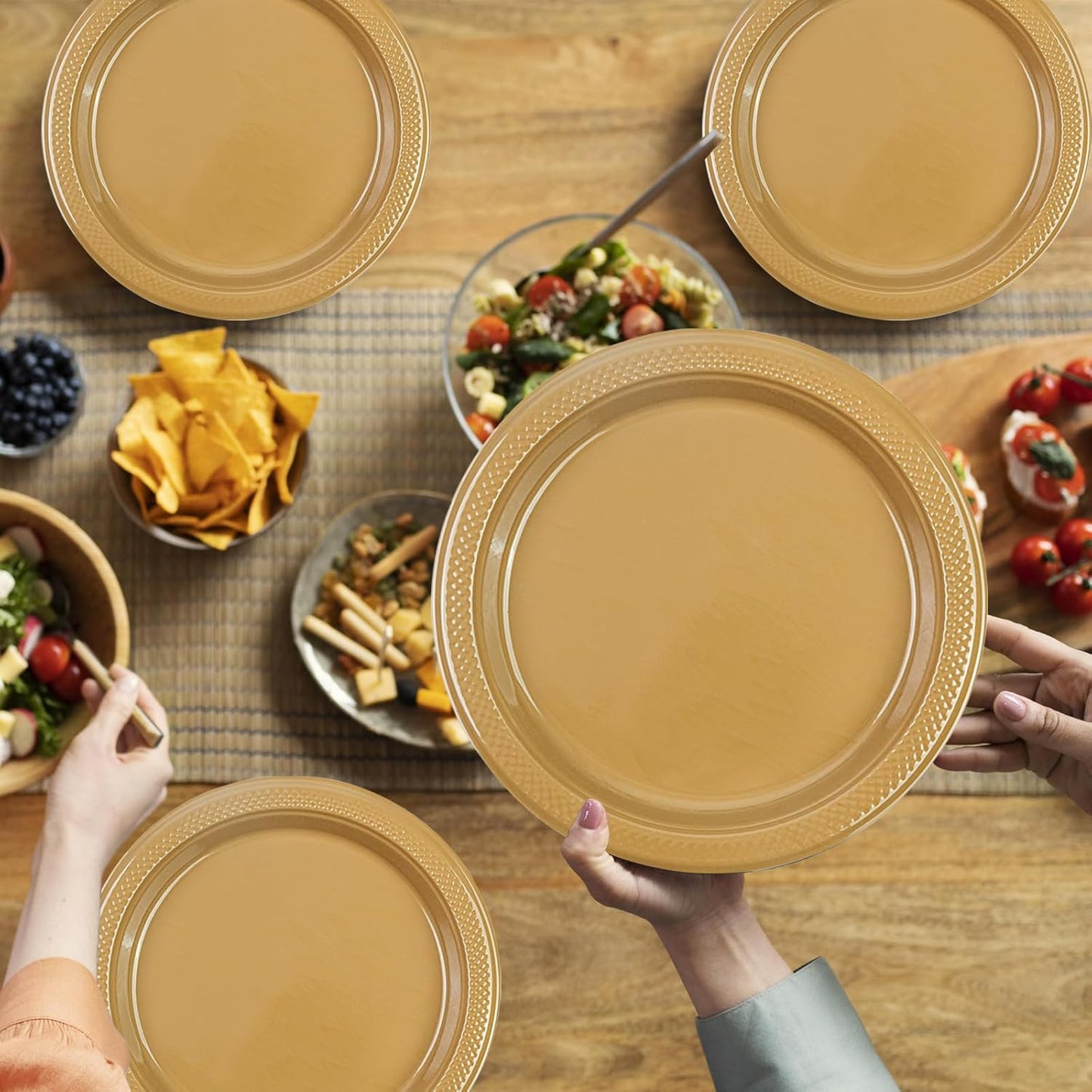 100pcs 7 Inch Elegant Gold Plastic Plates Disposable Dessert Plates - Heavy Duty Gold Dinner Plates for Birthday, Wedding,Valentines Party Supplies