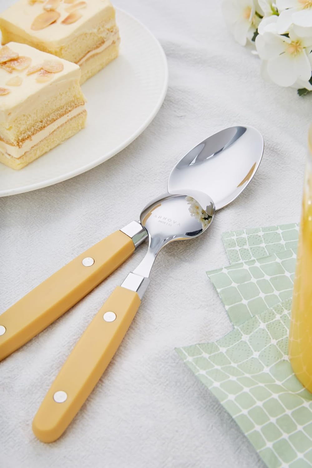 ANNOVA Silverware Set, Retro/Rivet Colorful Stainless Steel Tableware Kitchen Flatware Set Utensils, Includes Dinner Knives, Forks, Spoons, Salad Forks & Dessert Spoons (Ginger Yellow, 20 Pieces)