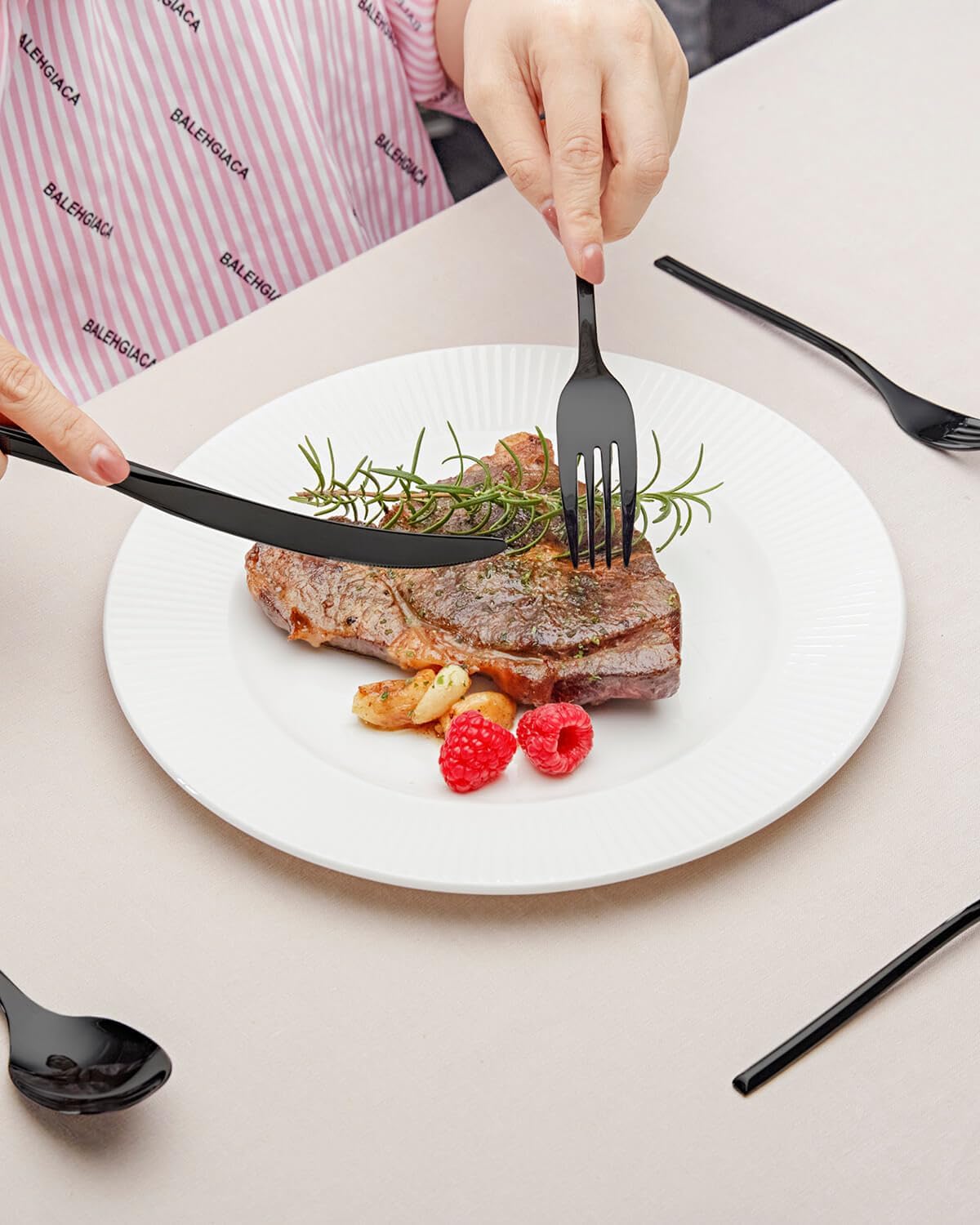 Lemeya 40-Piece Black Silverware Set for 8,Modern 18/10 Stainless Steel Flatware Set,Luxury Cutlery Set,Unique Utensils Set for Restaurant,Spoons and Forks Set,Mirror Polished,Dishwasher Safe