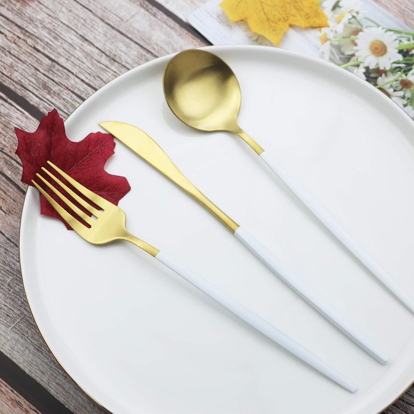 JASHII Flatware Silverware Set Stainless Steel Satin Finish Cutlery Set Service for 6, 30-Piece Spoons And Forks Kitchen Utensil Set, Dishwasher Safe (Matte White handle gold)