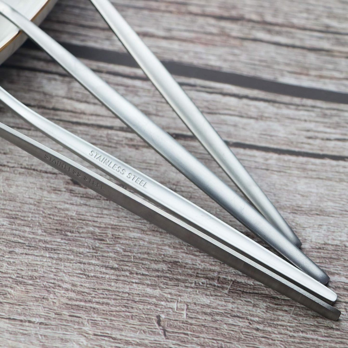 JASHII Flatware Silverware Set Stainless Steel Satin Finish Cutlery Set Service for 6, 30-Piece Spoons And Forks Kitchen Utensil Set, Dishwasher Safe (Matte Silver)