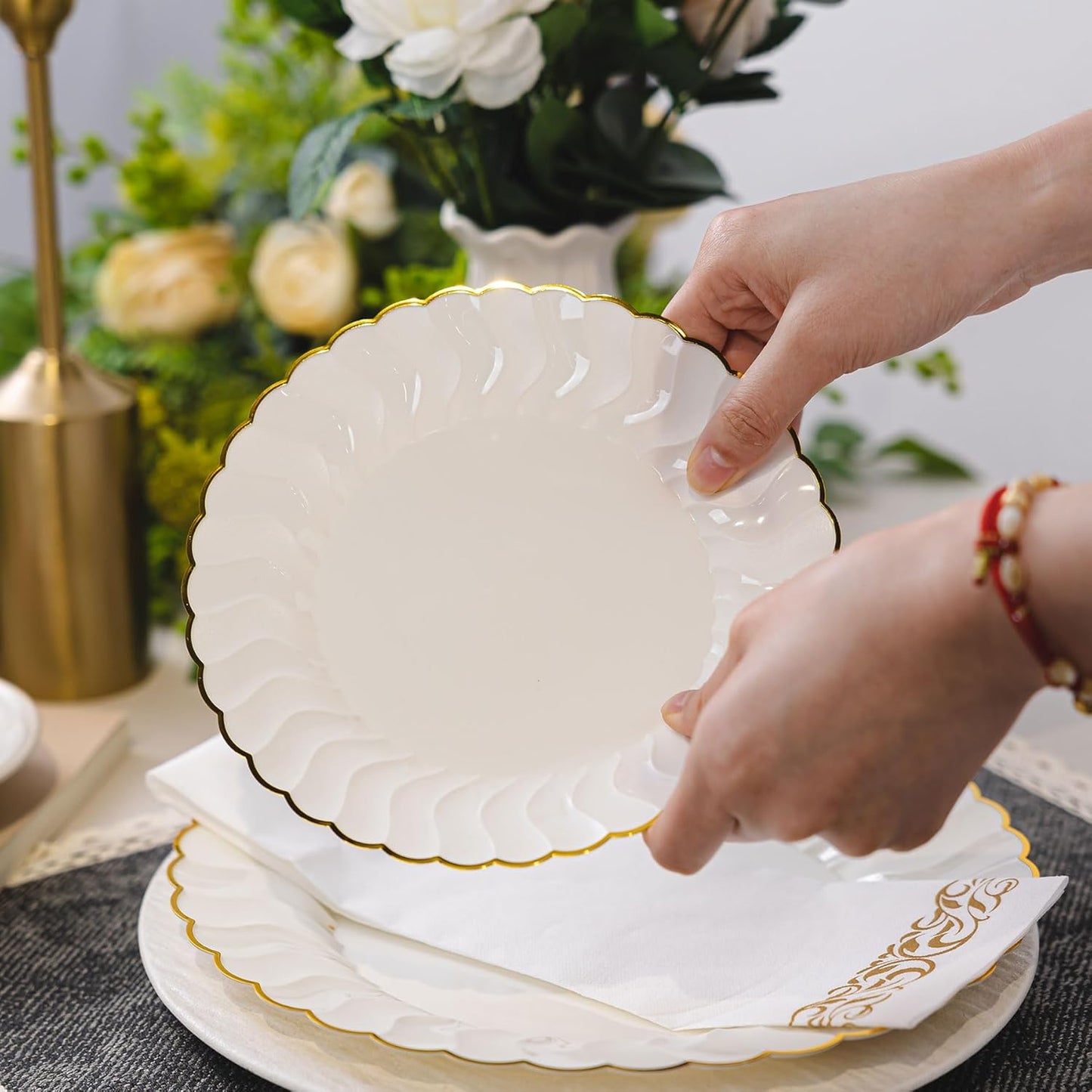Lullaby 140PCS Elegant Disposable Dinnerware Set – 40 Ivory Scalloped Gold-Trim Plates (20 Dinner, 20 Dessert), 40 Forks, 20 Spoons, 20 Knives & 20 Napkins – Fancy Plastic Plates for 20 Guests