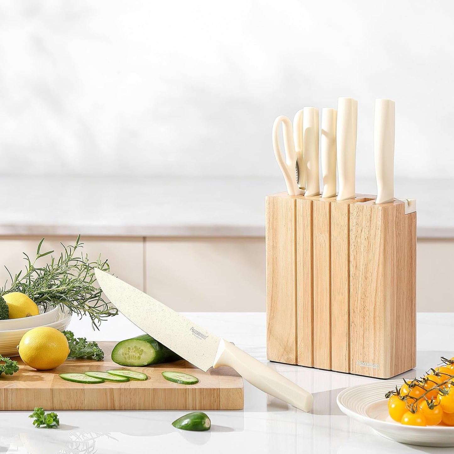 Premium Quality 8-Piece Knife Set with Block, Lightweight and Strong, ﻿ Ergonomic Handles for Home,Dishwasher Safe ﻿