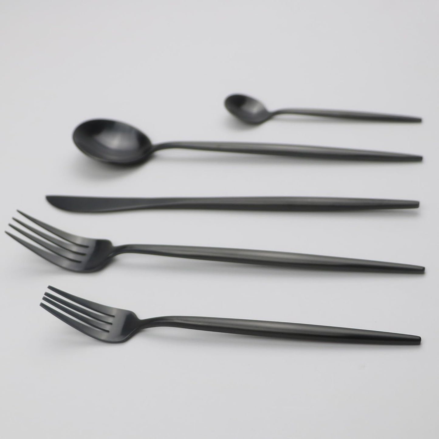 20-Piece 18/10 Stainless Steel Flatware Set, Serive for 4, With Fork Spoons Knife Teaspoon Dessert Fork for Home Kitchen Restaurant Hotel (Luxury Black)