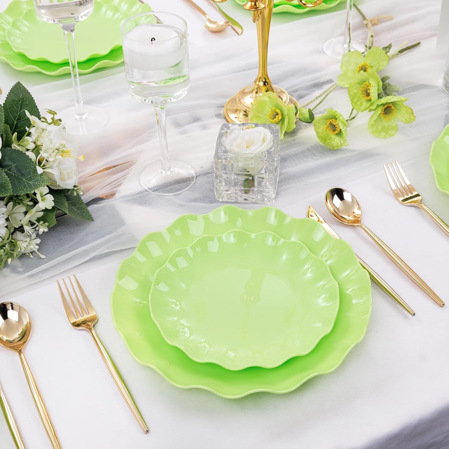LIYH 24 Pcs Green Plastic Plates Reusable - Unbreakable Dinner Plates Scalloped Dessert Plate Microwave & Dishwasher Safe Plate Sets Perfect for Parties Birthday Picnics (12Guests)