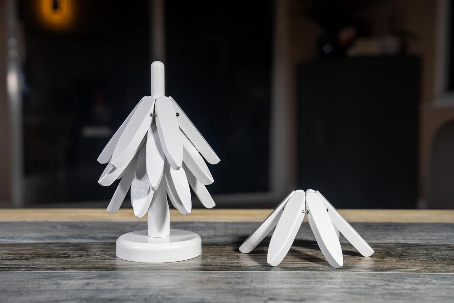 Wooden Trivets for Hot Dishes, Tree Trivet Set, Stackable Tree Coasters for Hot Dish, Pot, Bowl, Teapot, Includes 4 Trivets, 1 Stand, and 4 of Choice (Natural Wood)