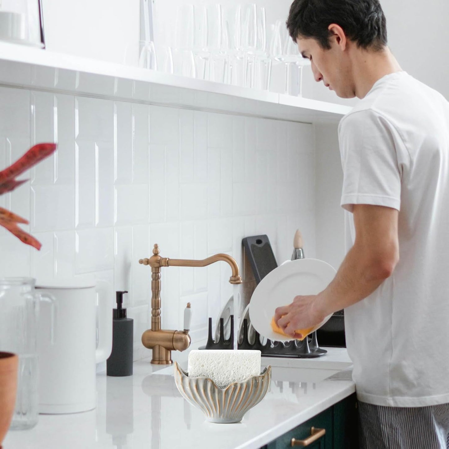 Sponge Holder for Kitchen Sink, Ceramic Sponge Holder with Fishtail Design, Sink Sponge Holder Caddy Organizer for Countertop, Farmhouse Kitchen Decor, Compact Kitchen Sponge Holder(Grey)