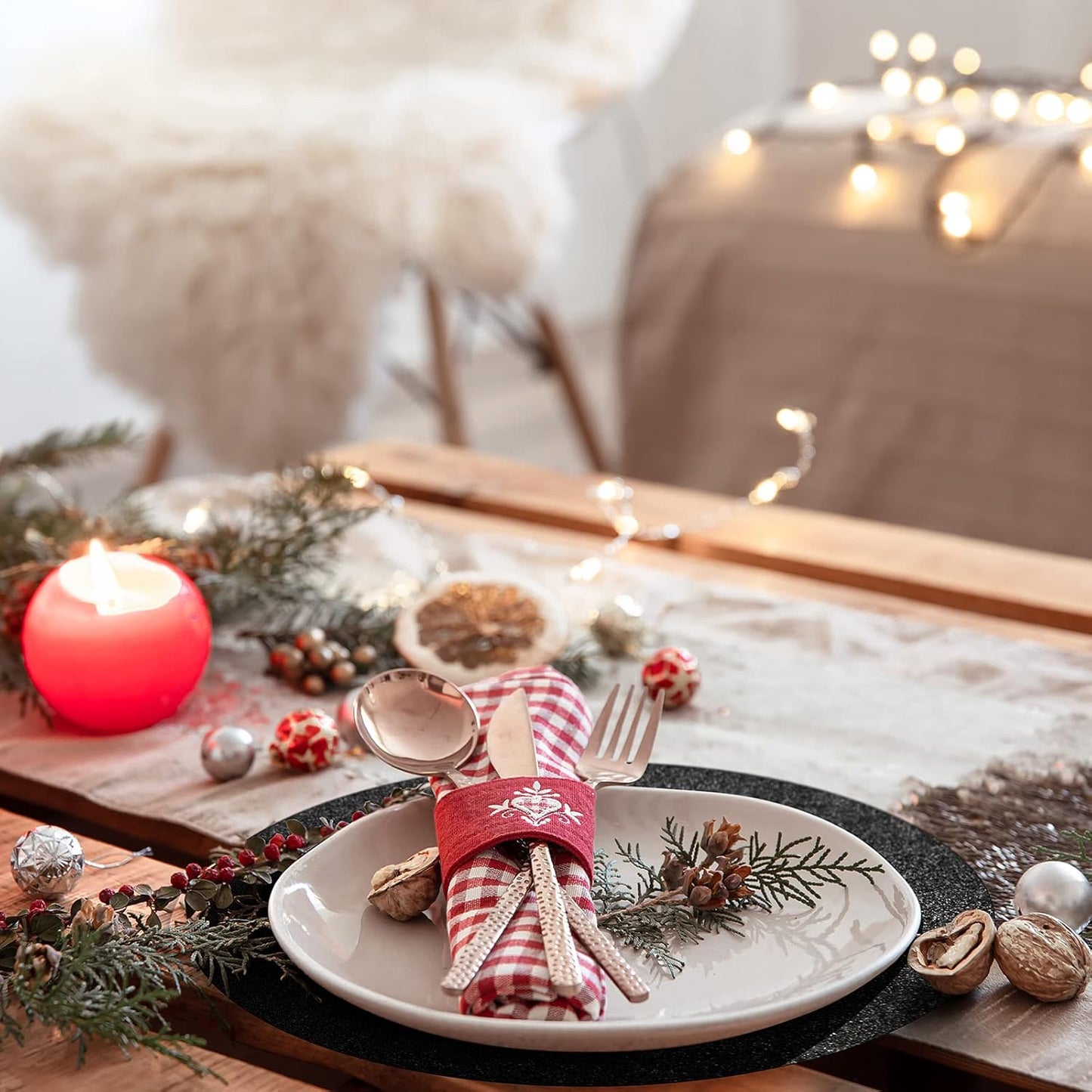 50 Pieces Black Glitter Paper Place Mats Sparkle 14'' Round Disposable Table Mats Black Doilies Decorative Placemats for Wedding Banquet Party Home Dining Table Decor