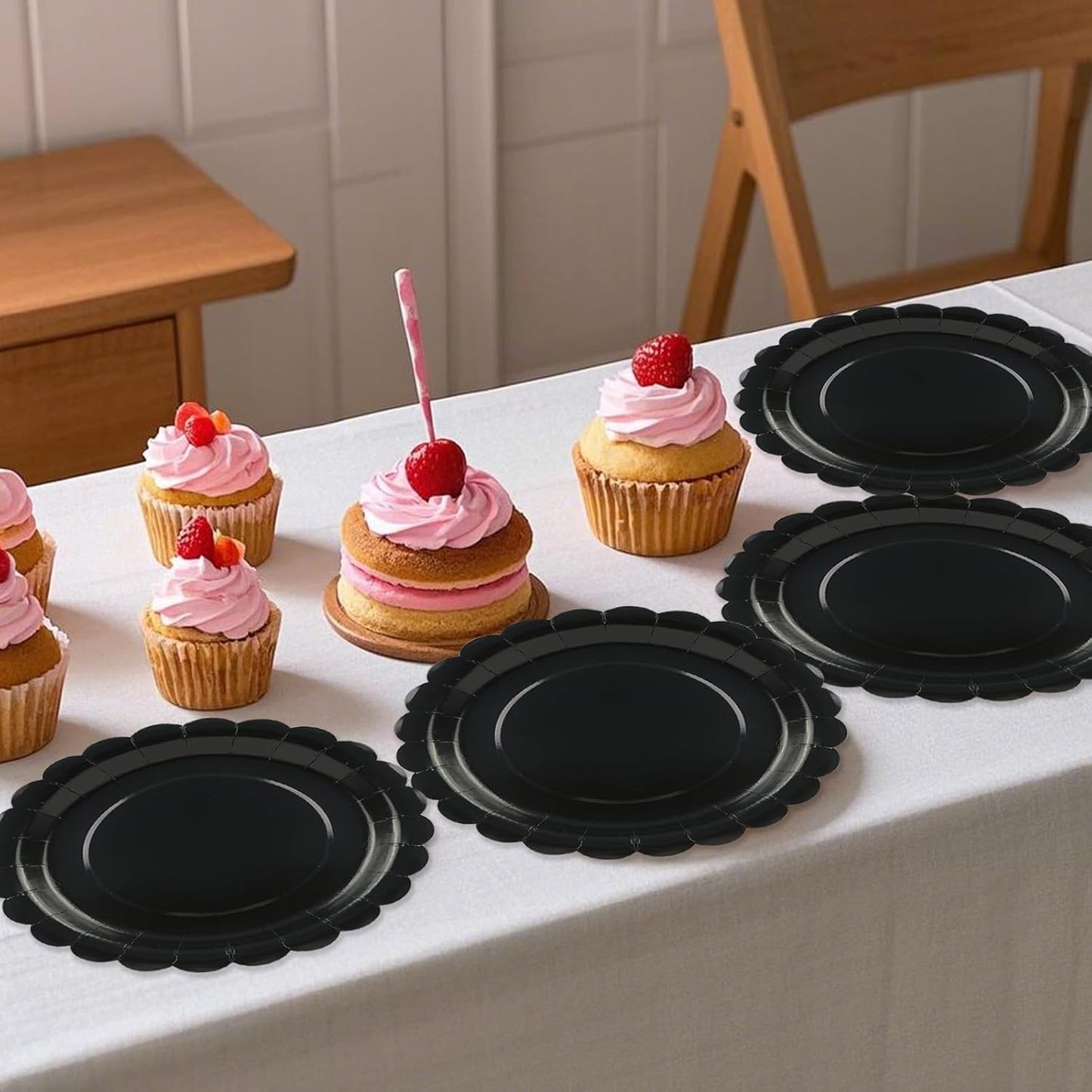 50Pcs Black Paper Plates-7 Inch Disposable Halloween Plates Scalloped Black Cute Dessert Dinner Plate Birthday Dinnerware Disposable Dinner Party Supplies for Halloween Wedding Table Decor