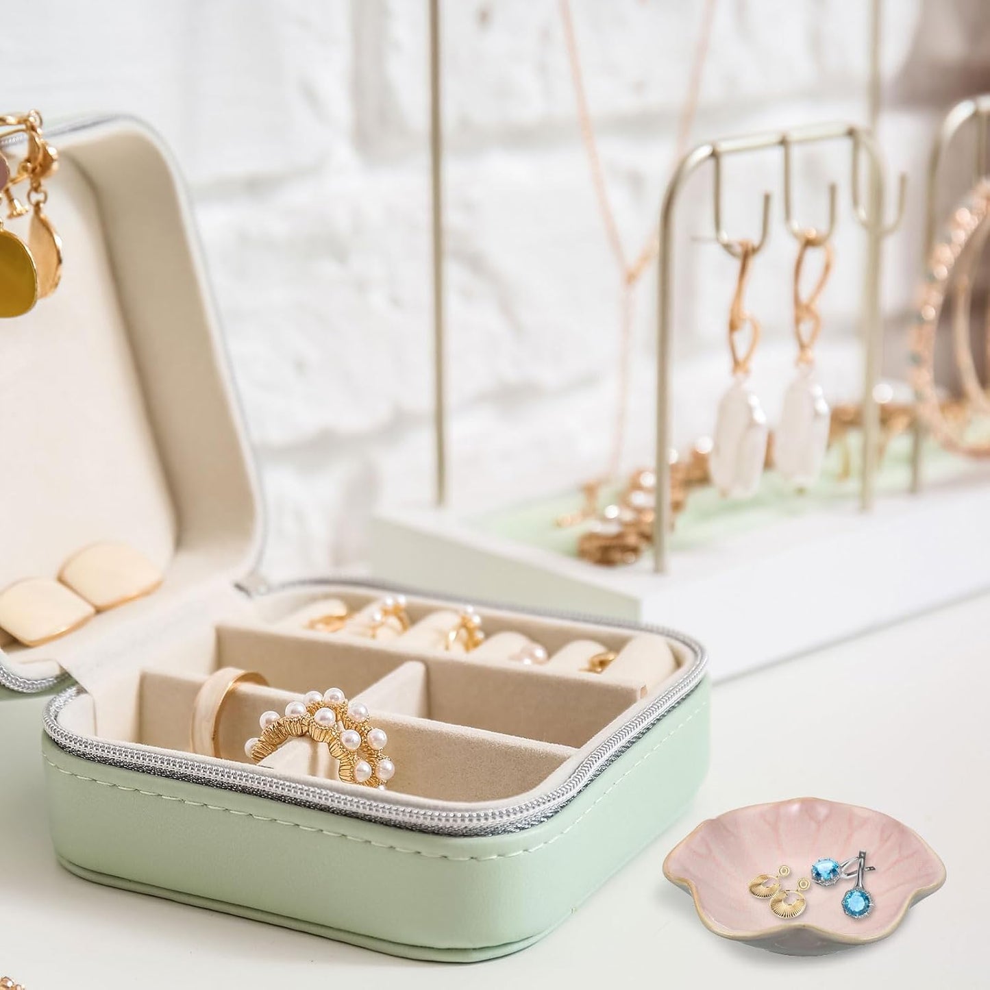 uxcell 1Pcs Ceramics Jewelry Plate, Lotus Leaf Shape Key Holder Bowl for Entryway Table Decor Small Ring Tray Dish Gift for Women Girlfriend, White