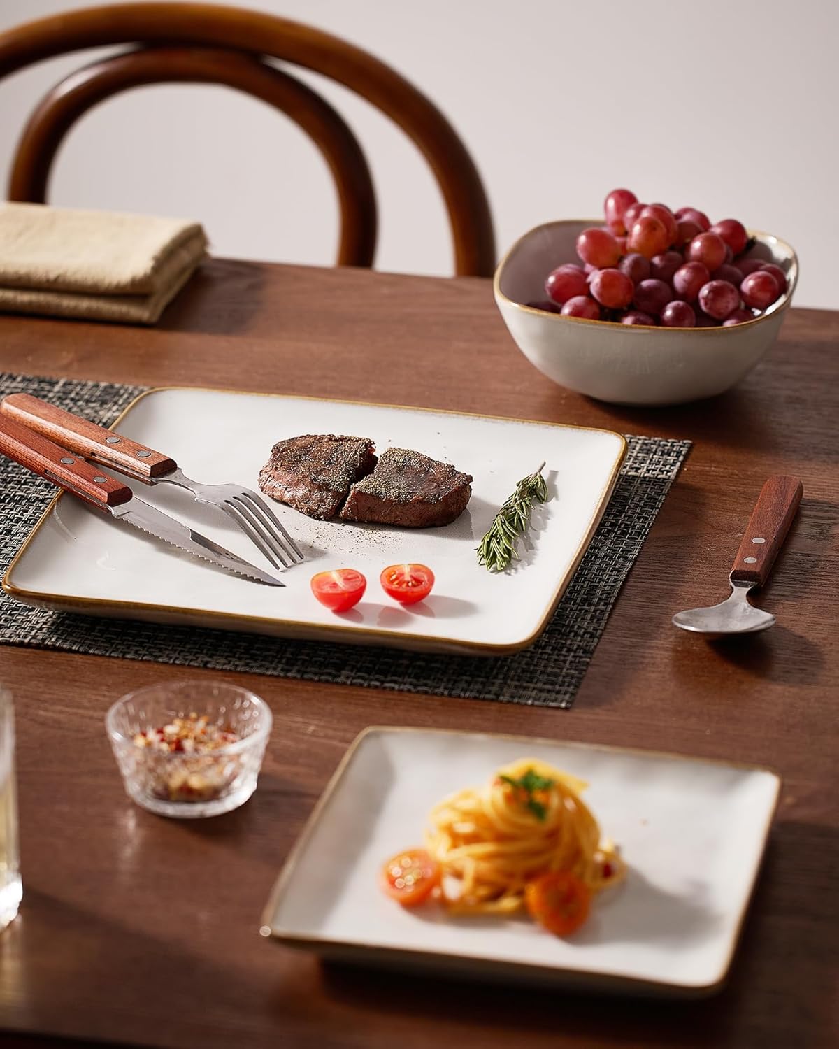 Famiware Dinnerware Sets for 8, Ocean Square 24-Piece Kitchen Plates and Bowls Sets, Microwave and Dishwasher Safe, Scratch Resistant, Cappuccino White