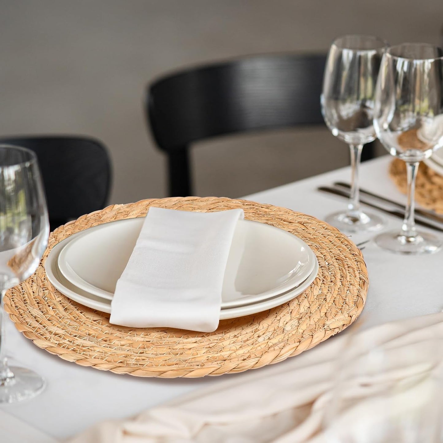 20 Pcs 12 Inch Round Woven Placemats with 20pcs Pearl Napkin Rings，Rattan Placemats Bulk Boho Woven Chargers Natural Water Hyacinth Place Mat for Wedding Party, Dinner Table
