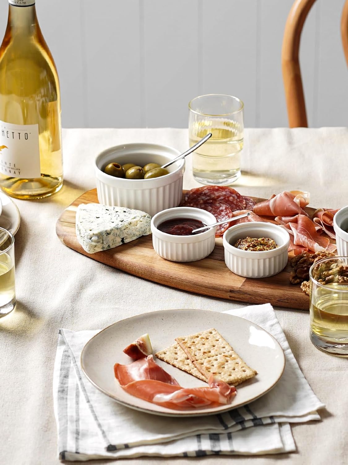 LE TAUCI Sauce Cups 2 OZ, Small Dipping Bowls, Mini Ceramic Ramekins Souffle Dishes, Sauce Dip Bowls for Charcuterie Boards, Microwave & Oven Safe, Set of 6, White