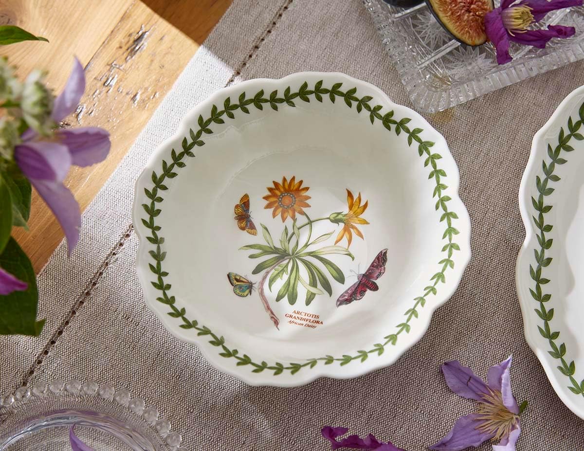 Portmeirion Botanic Garden Lotus Blossom Bowl, African Daisy Illustration, 6" Porcelain Floral Dish for Side, Snack or Dessert Use - Microwave, Oven, Freezer & Dishwasher Safe