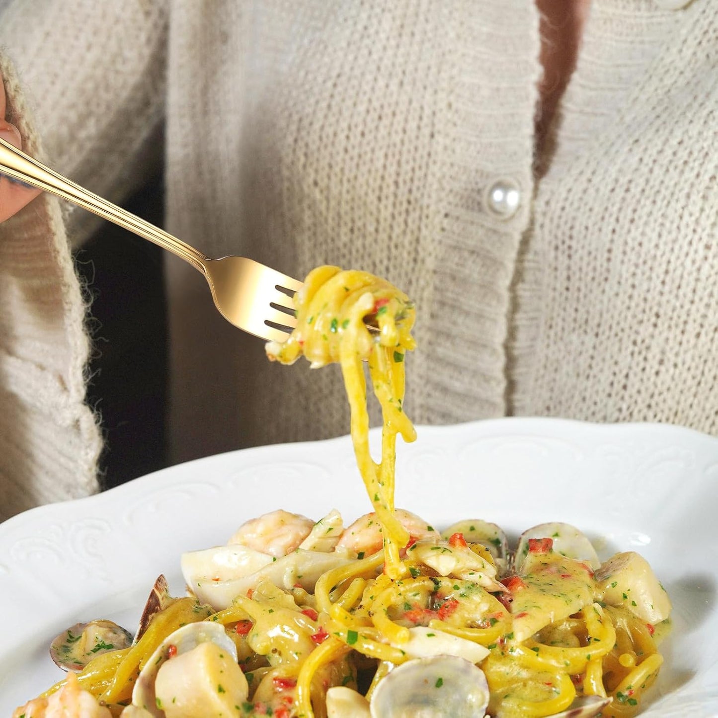 Gold Silverware Flatware Set for 4 Person Luxury Stainless Steel Cutlery 20 Pieces Forks Knives Spoons Modern Eating Utensils Double Line Edges Handle