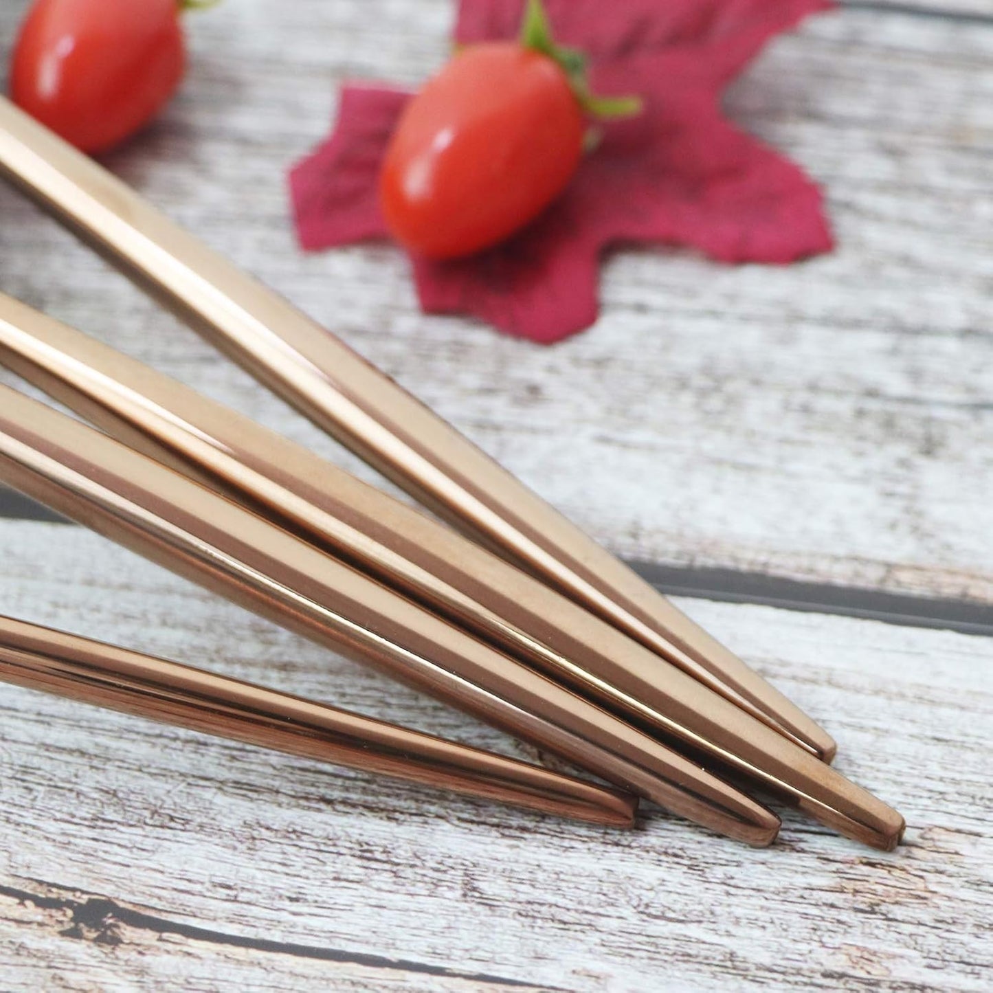 JASHII 20 Pieces Flatware Set, 18/10 Stainless Steel Utensils, Service for 4, Heavy Duty Silverware Gift, Dishwasher Safe, Mirror Polished Dinner Knife, Fork, Spoon for Restaurant (Rose gold)