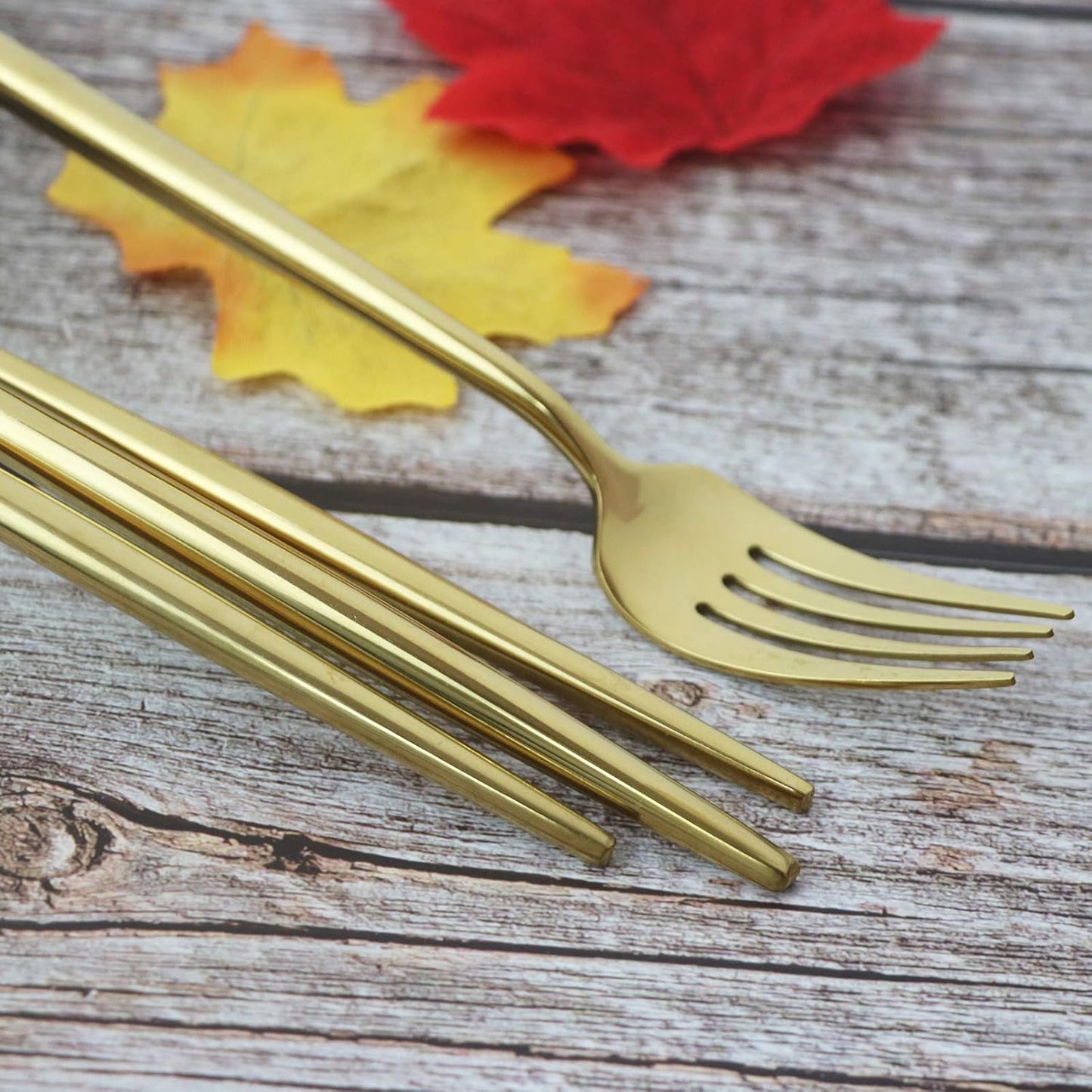 JASHII 20 Pieces Flatware Set, 18/10 Stainless Steel Utensils, Service for 4, Heavy Duty Silverware Gift, Dishwasher Safe, Mirror Polished Dinner Knife, Fork, Spoon for Restaurant (Gold)