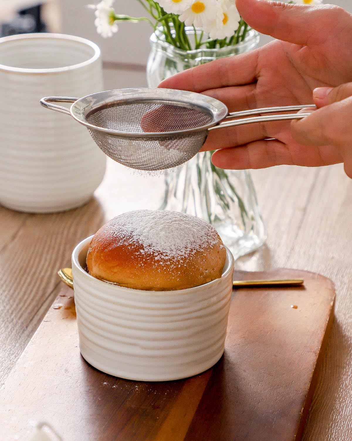 Hasense Ramekins 8 oz Oven Safe for Creme Brulee, Ceramic Souffle Dish Set of 6,Porcelain Dipping Sauce Bowls for Pudding, Souffle, Serving Dip, Custard, Ice Cream, Clay-Infused White