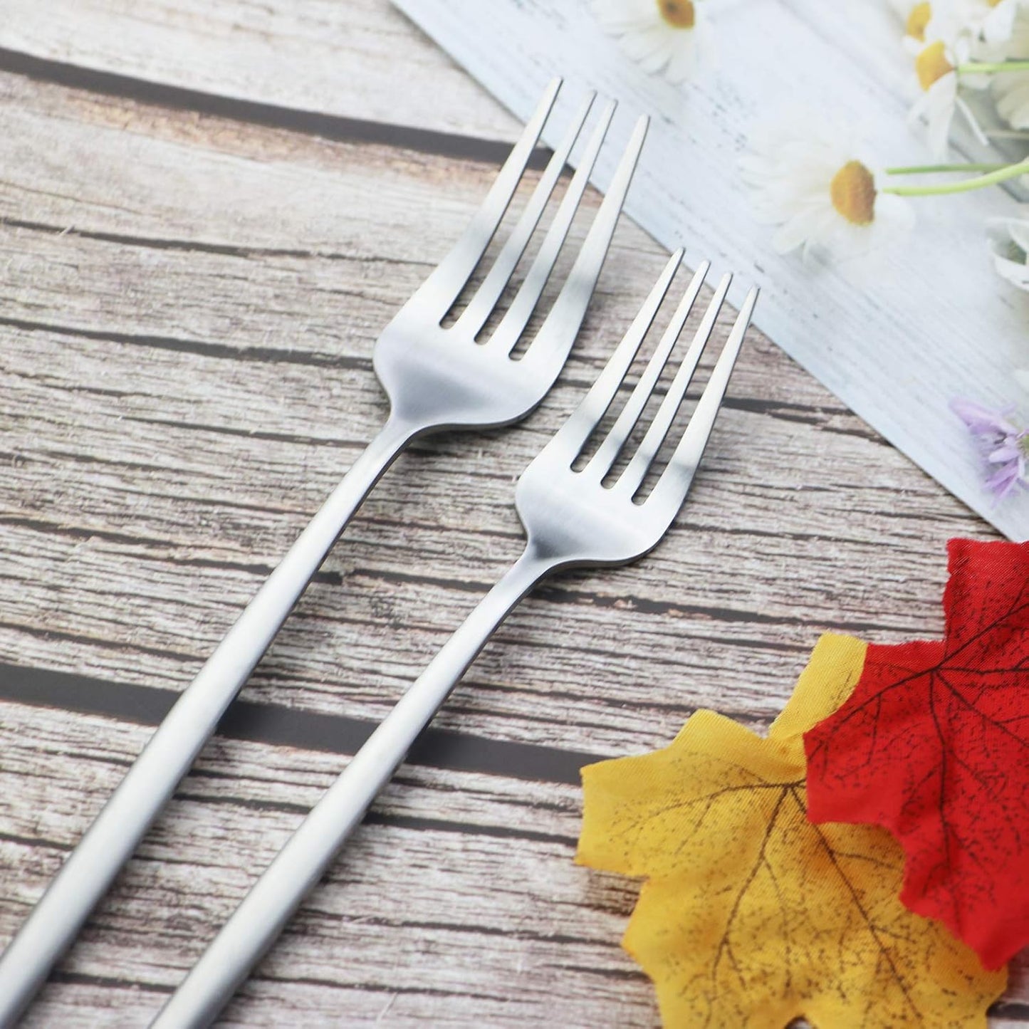 JASHII Silverware Set, 36 Piece Food Grade Stainless Steel Flatware Set Fork Spoon Knife Utensils for Daily Use and Party, Service for 6 Anti Rust, Safe in Dishwasher (Matte Silver)