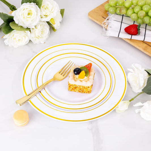 I00000 700Pcs Gold Dinnerware Set for 100 Guests, Plastic Plates for Party, Include: 100 Rim Dinner Plate, 100 Dessert Plate, 100 Paper Napkins, 100 Cups, 100 Gold Plastic Silverware Set