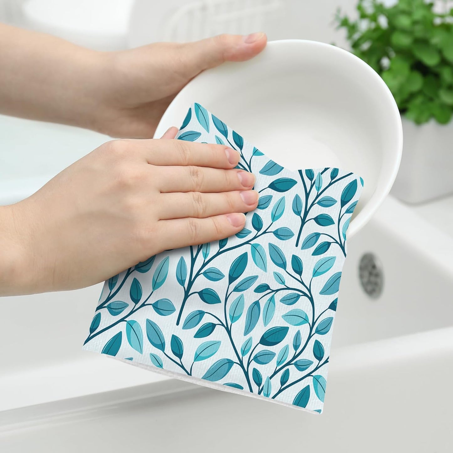 Green Leaves Kitchen Towels Decorative Set 2, Cute Botanic Hand Towels Tea Towels, Soft Absorbent Dish Towels for Kitchen Baking Farmhouse Bathroom Spring Summer Kitchen Decor