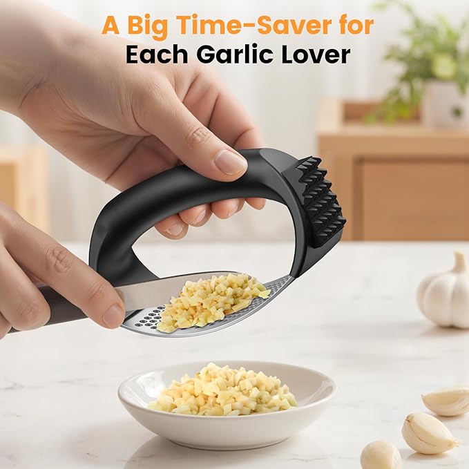 Garlic Press,Stainless Steel Garlic Mincer Crusher,Easy to Use and Clean,Ergonomic Handle,Easy Kitchen Gadget for Effortless Smashing,Kitchen Essentials,Home and Kitchen Utensils Accessories,Cooking