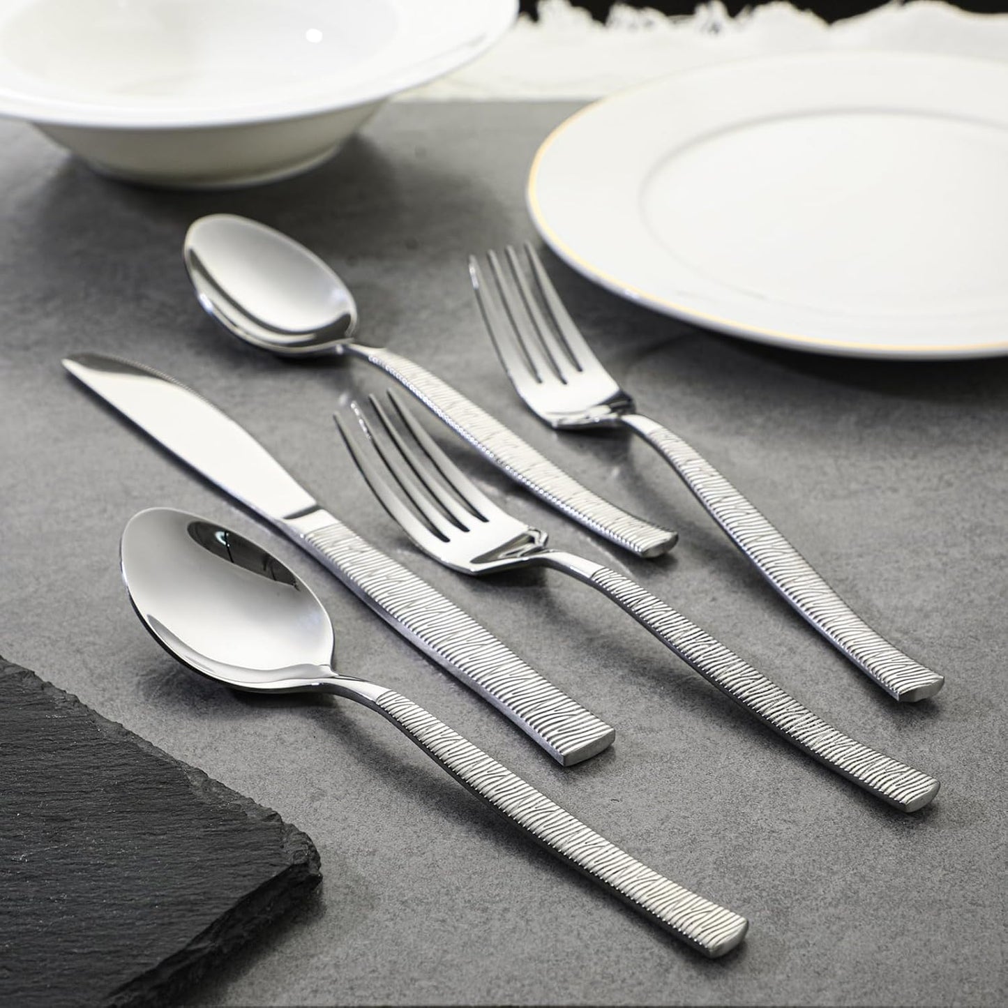 40-Piece Silverware Set Stainless Steel Flatware Set for 8,Dinner Knives Forks and Spoons Silverware Set Cutlery Utensil Set for Home,Kitchen,Restaurant,Hotel