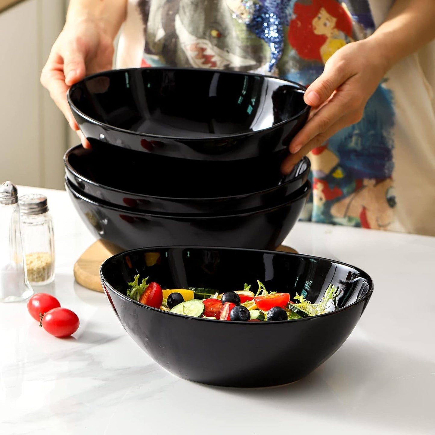 Hasense 40oz Salad Bowls, Large Serving Bowls, Porcelain Soup Bowls for Kitchen, Porcelain Ceral Bowls for Entertaining Parties, Dishwasher Microwave Safe, Set of 4, Black