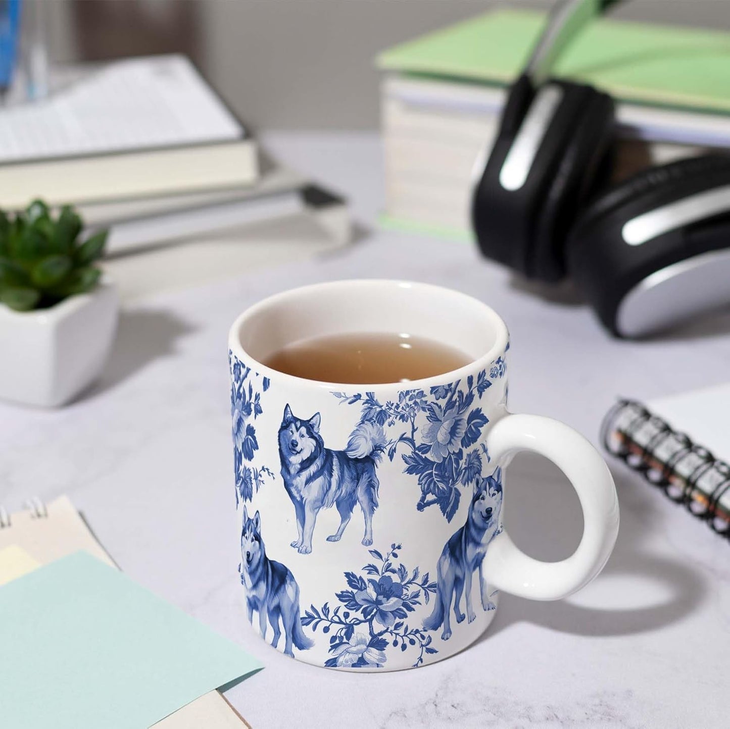 Husky Blue French Toile Mug, Huskies Lover Gifts for Women, Blue Chinoiserie Toile Coffee Cup for Husky Mom, Dog Lovers Tea Coffee Mug Birthday Gifts for Dog Owners, 11oz