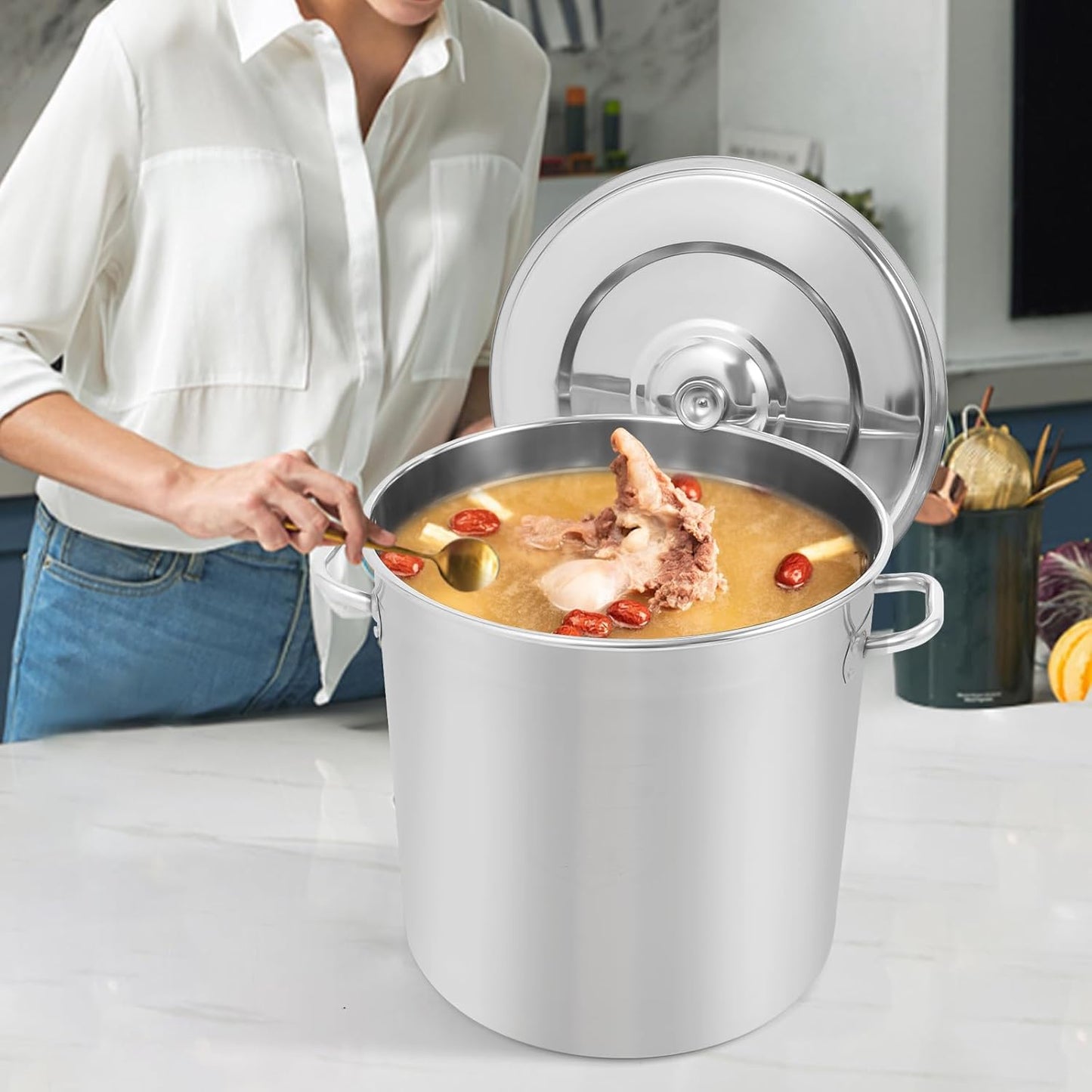 Stock Pot with Lid, 304 Stainless Steel Big Pots for Cooking, 50 Quart Stockpots with Hanging Lid and Handle, Anti-Corrosion, Anti-Rust, Used for Induction Stoves, Gas Stoves, Electric Stoves