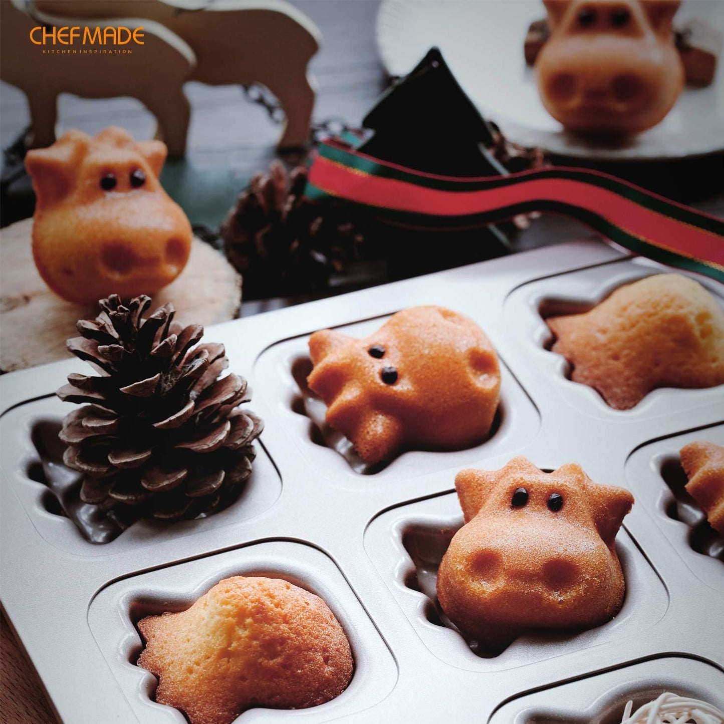 CHEFMADE Cows Cake Pan, 12-Cavity Non-Stick Animal Muffin Bakeware for Oven Baking (Champagne Gold)
