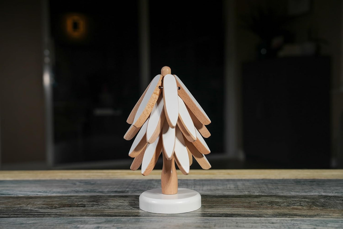 Wooden Trivets for Hot Dishes, Tree Trivet Set, Stackable Tree Coasters for Hot Dish, Pot, Bowl, Teapot, Includes 4 Trivets, 1 Stand, and 4 of Choice (White/Natural Wood)