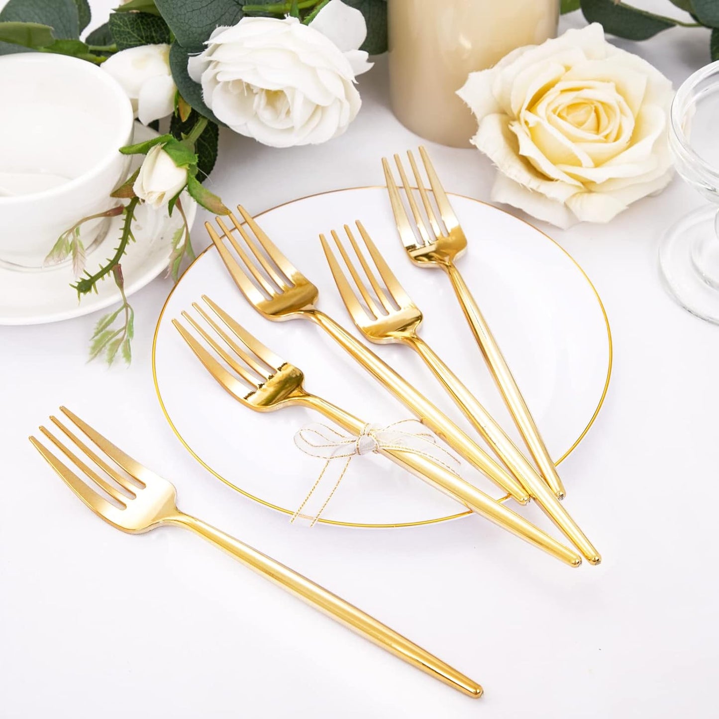 Rubtlamp 200Pcs Gold Plastic Dessert Plates,White Appetizer Platos with Gold Disposable Forks, Fancy Small Dessert/Cake Plates Include 100pcs 7.5" Salad Platos, 100pcs 7.6" Plastic Forks for Party