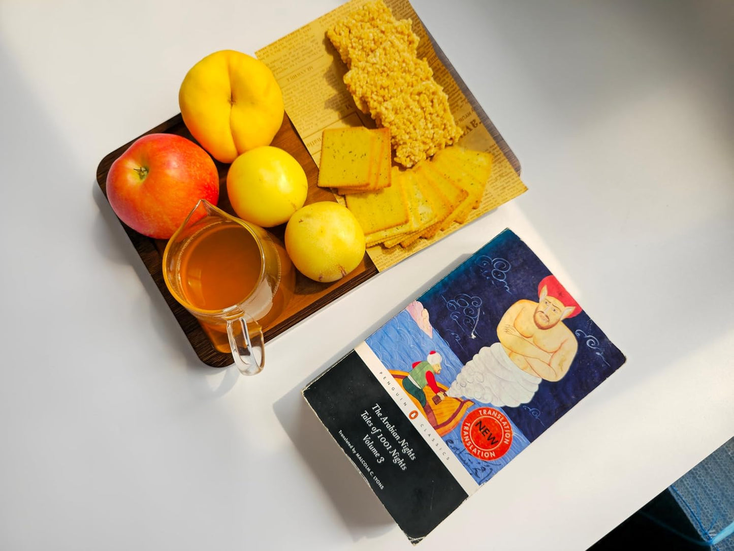 Bamboo Serving Tray - Small Wood Serving Tray, Breakfast in Bed, Coffee Table, Dinner & bar - Decorative Bed Table Tray for Kitchen or Bedroom (11.8" x 7.9" x 0.8")