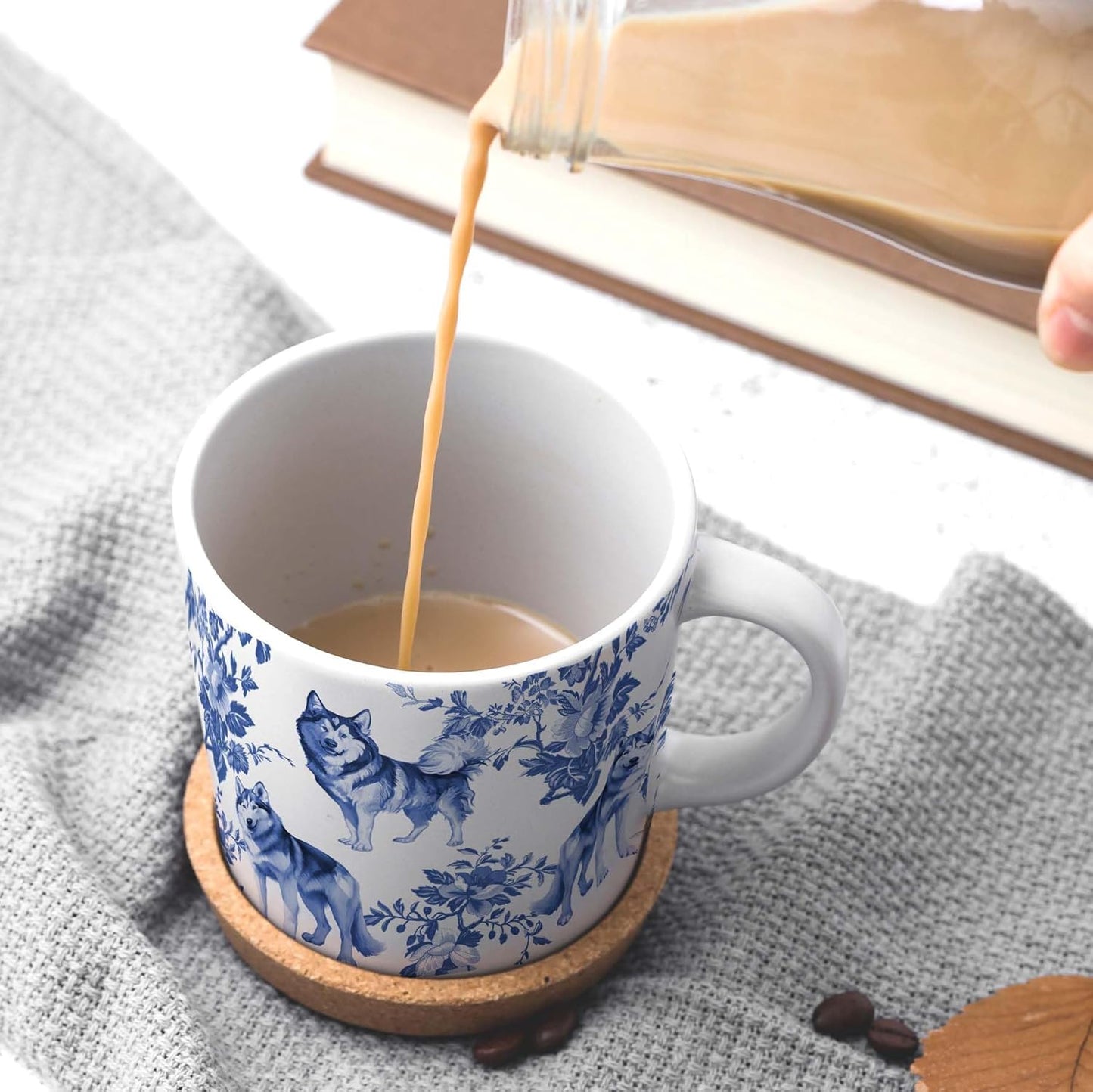 Husky Blue French Toile Mug, Huskies Lover Gifts for Women, Blue Chinoiserie Toile Coffee Cup for Husky Mom, Dog Lovers Tea Coffee Mug Birthday Gifts for Dog Owners, 11oz