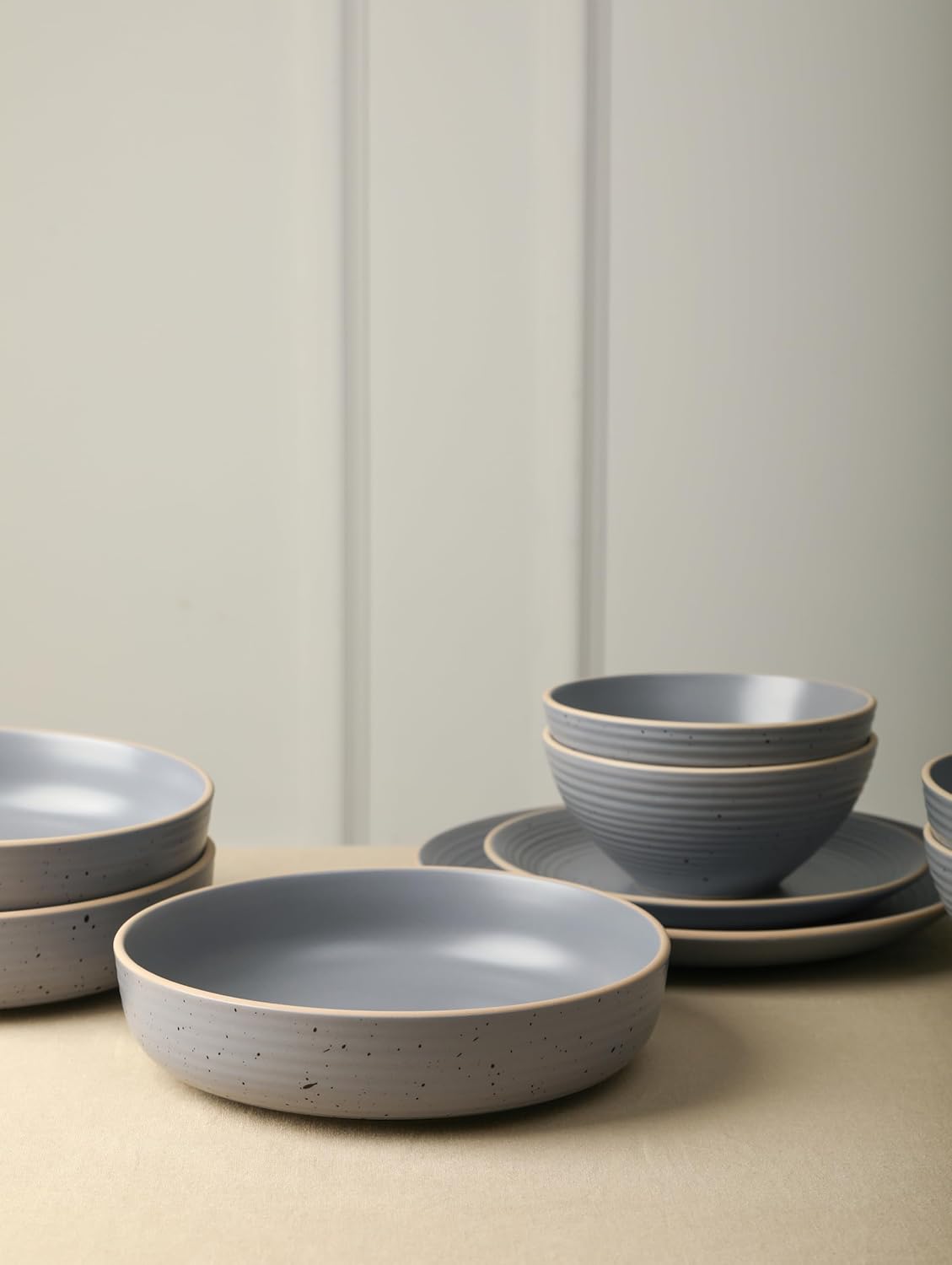 Stone Lain Lauren Modern Stoneware 32-piece Round Dinnerware Set, Plates and Bowls Set, Dish set for 8, Light Gray