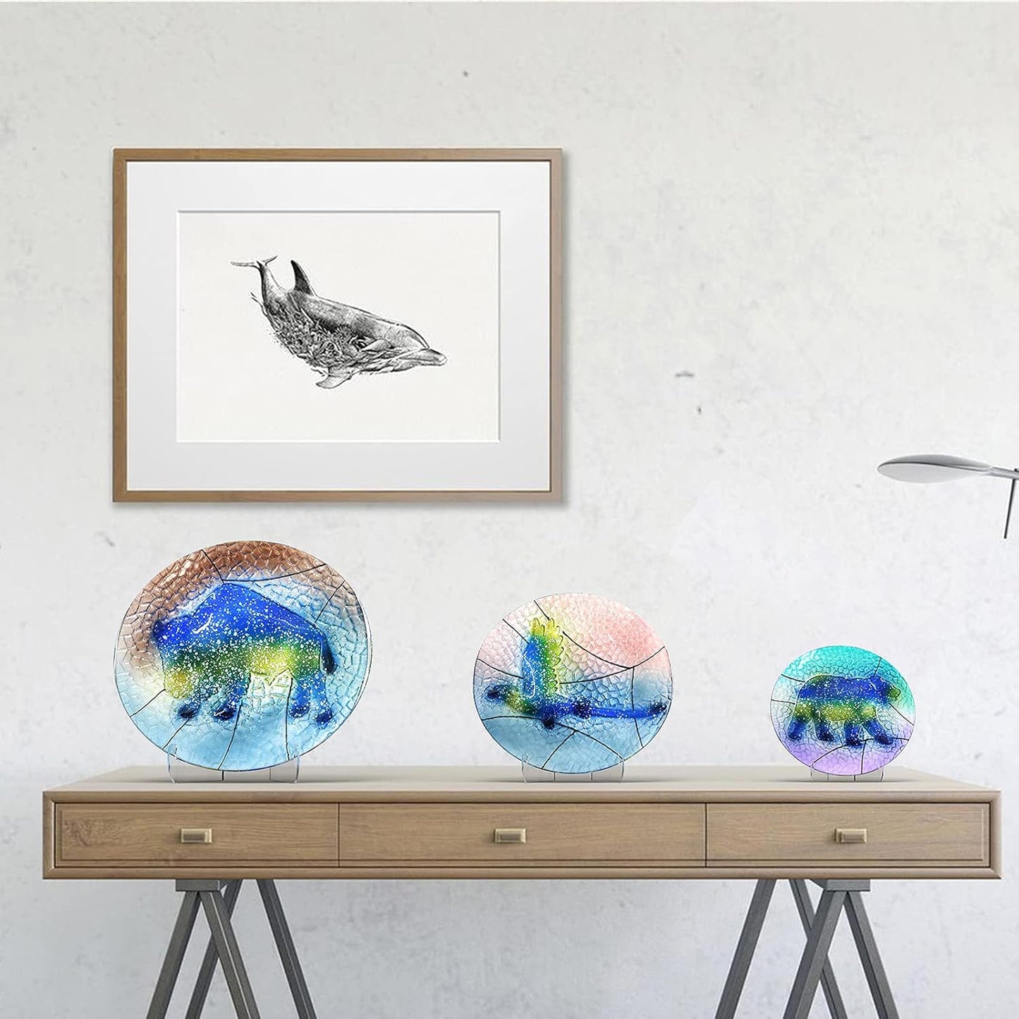 Boloyo 60-Degree Angle Acrylic Plate Display Stand , 6 Inch 2PC Clear Acrylic Display Holder Easel Base for Home Office Kitchen School Art Display