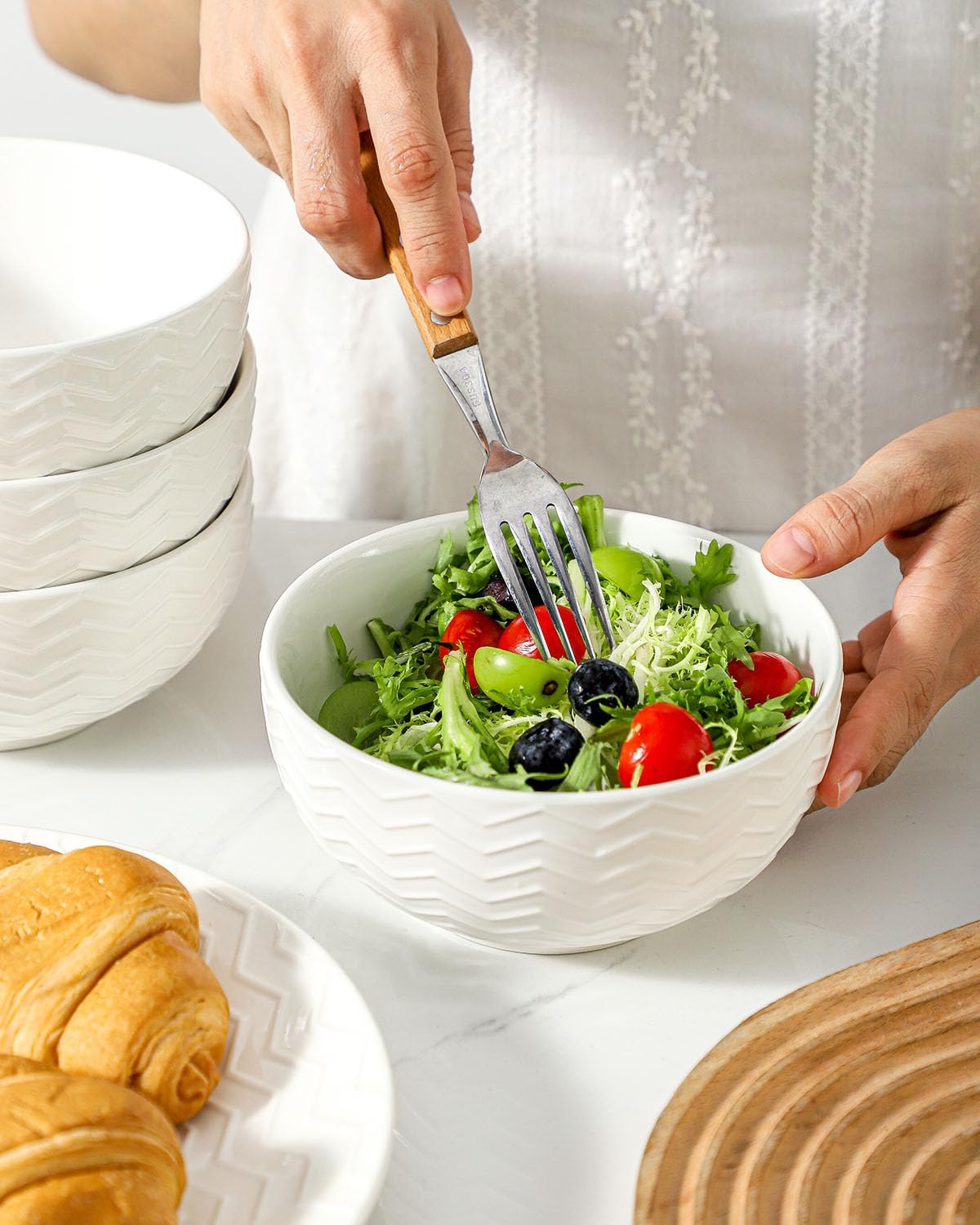 Hasense Soup Bowls 20 OZ, Ceramic Bowls Set of 4 for Kitchen, Stoneware Porcelain Cereal Bowls for Soup, Cereal, Oatmeal, Fruit, Salad, Noodle and Rice, Microwave Dishwasher Safe, White