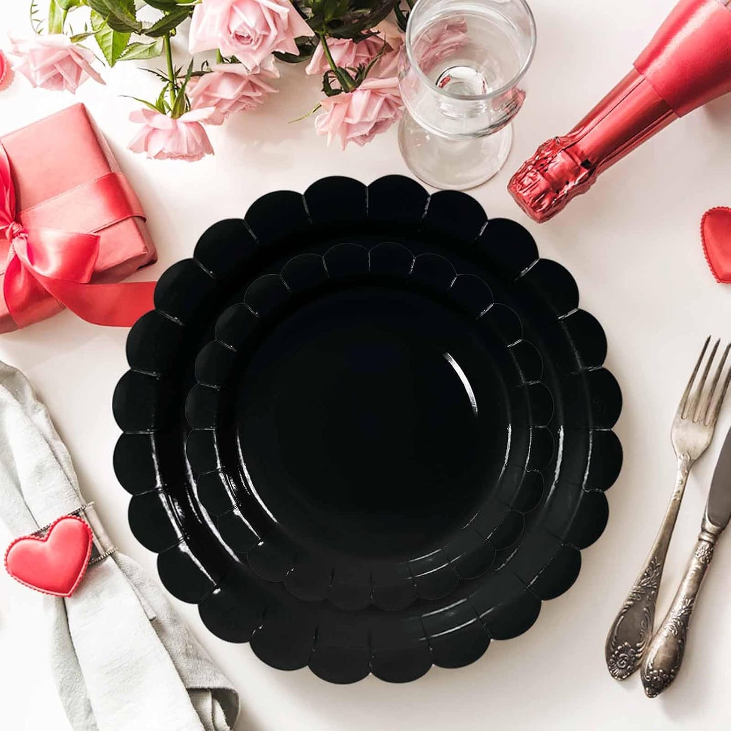 50 Pcs Black Scalloped Paper Plates 25 × 7'' and 25 × 9'' Disposable Black Scalloped Dinner Plates for Wedding Baby Shower Birthday Party Disposable Dessert Plate