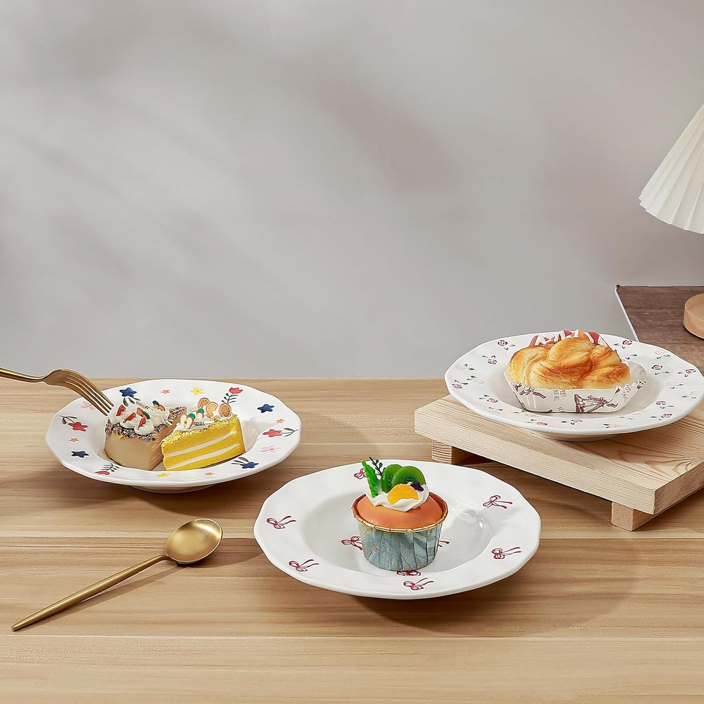 Koythin Ceramic Straw Hat Ramen Bowl Set, Pasta Bowls, Salad Serving Bowl for Noodle, Dinner, Salad, Microwave Dishwasher Safe (Red Rose Small Fragmented Flowers)