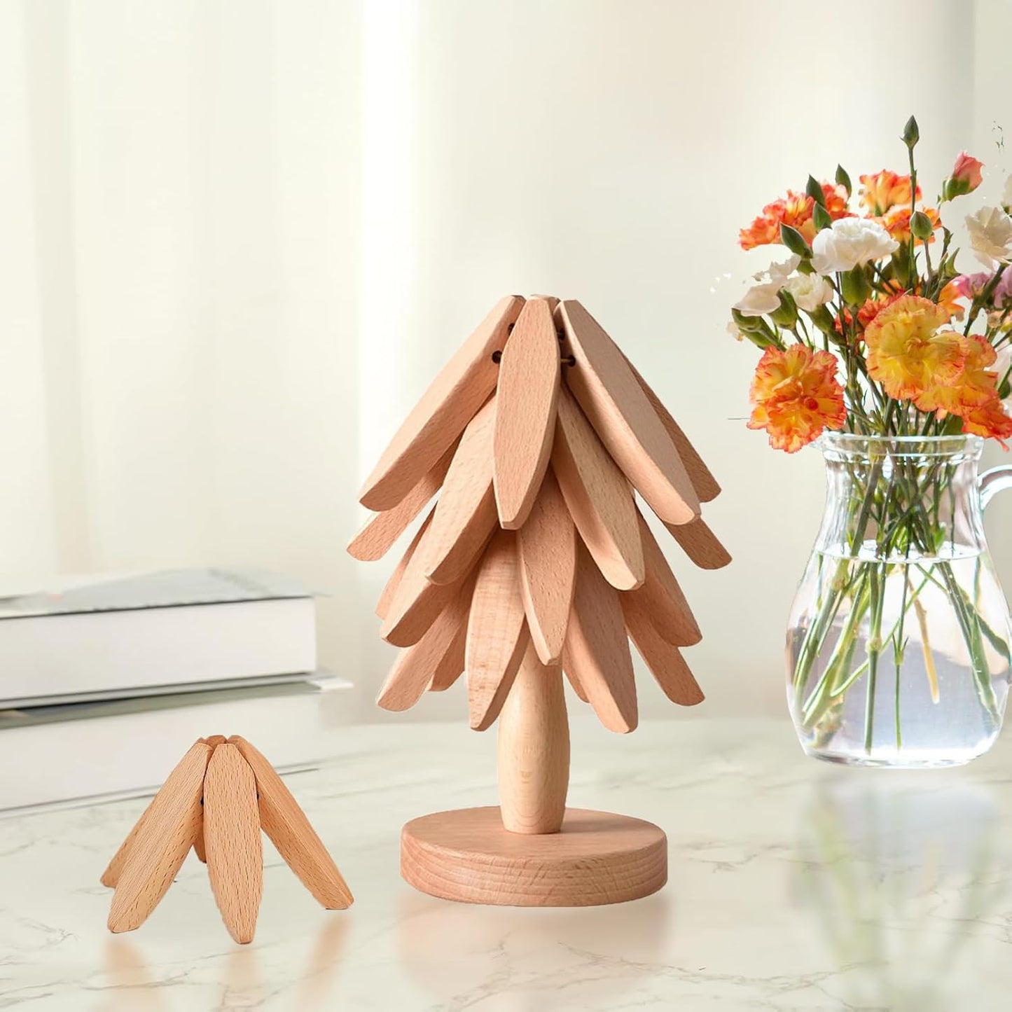 Wooden Trivets for Hot Dishes, Foldable Kitchen Trivet, Tree Shape Trivets Set - 4 Trivet & 1 Stand, for Hot Pots Pans, Teapots, Frying Pans, Decoration (Beech Wood)