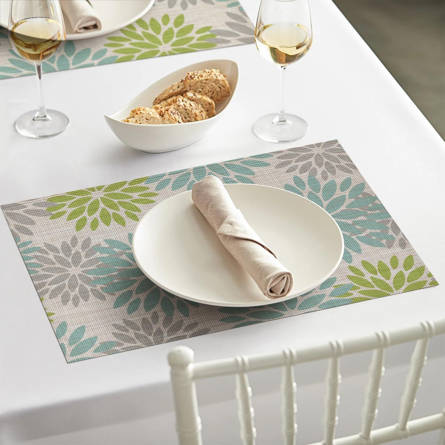 Artoid Mode Floral Vinyl Placemats Set of 6, Heat Resistant Washable Non-Slip Plistic PVC Place Mats for Party Kitchen Dining Decor, Sage