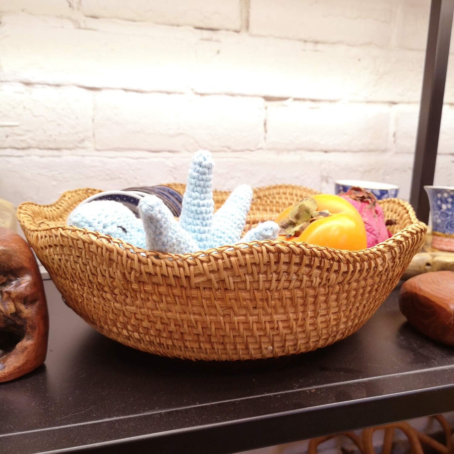 i-lan 4 Sections Round Wicker Snacks Nuts Candy Serving Basket, Handwoven Fruit Basket Tray Food Plate Storage Organizers Valet Tray for Keys, Wallets,Party